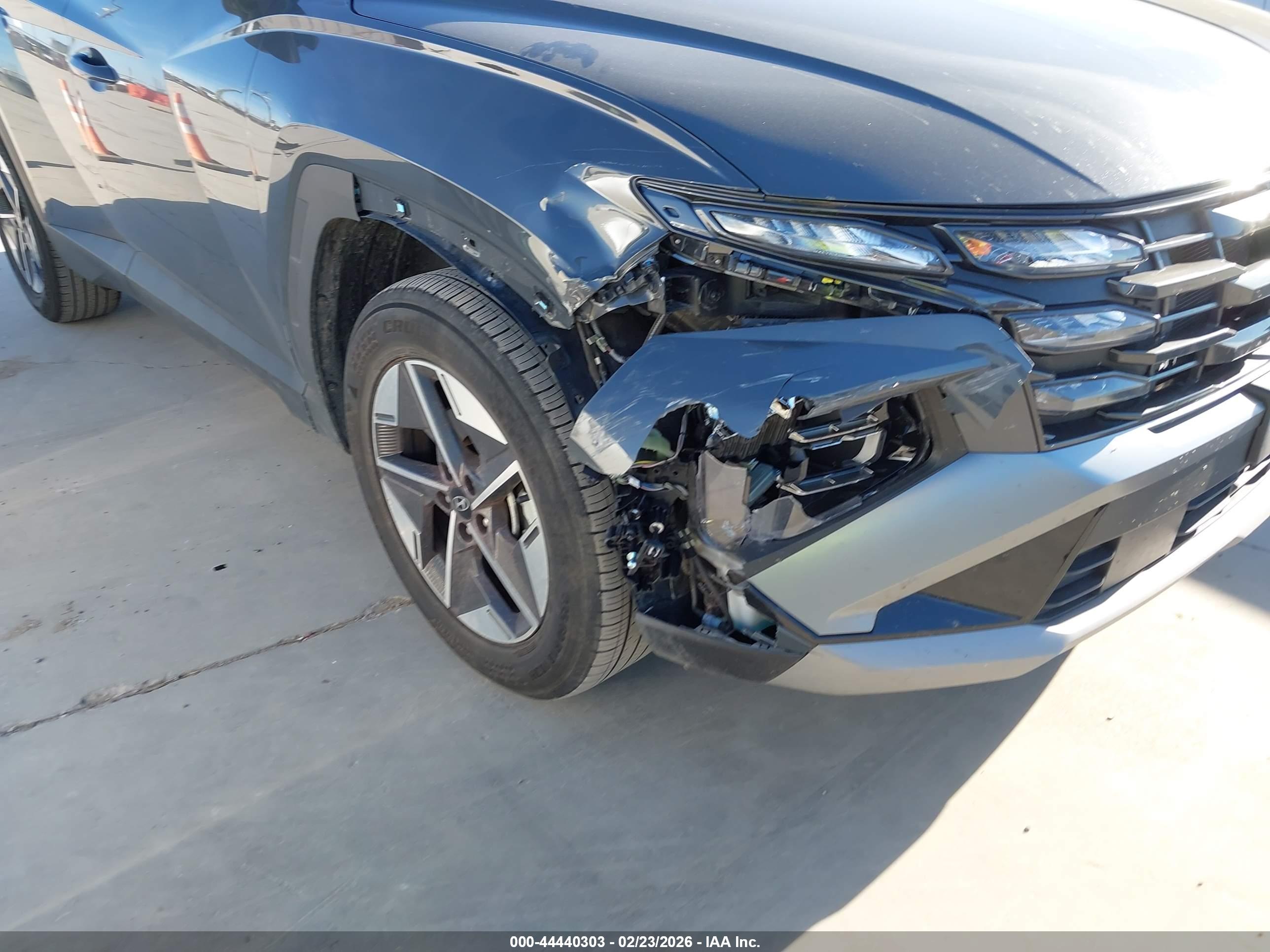 HYUNDAI TUCSON image 6