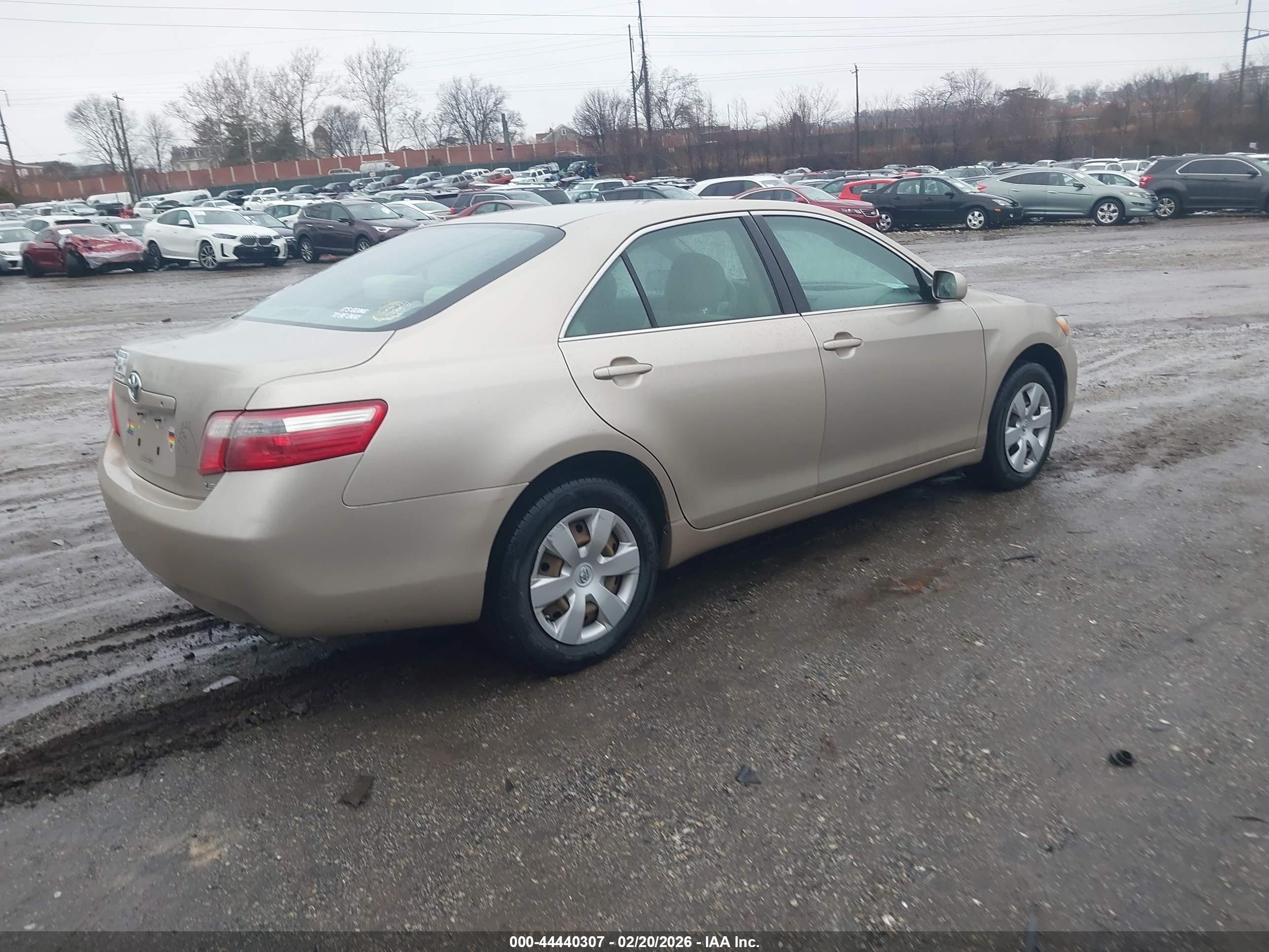 TOYOTA CAMRY image 4