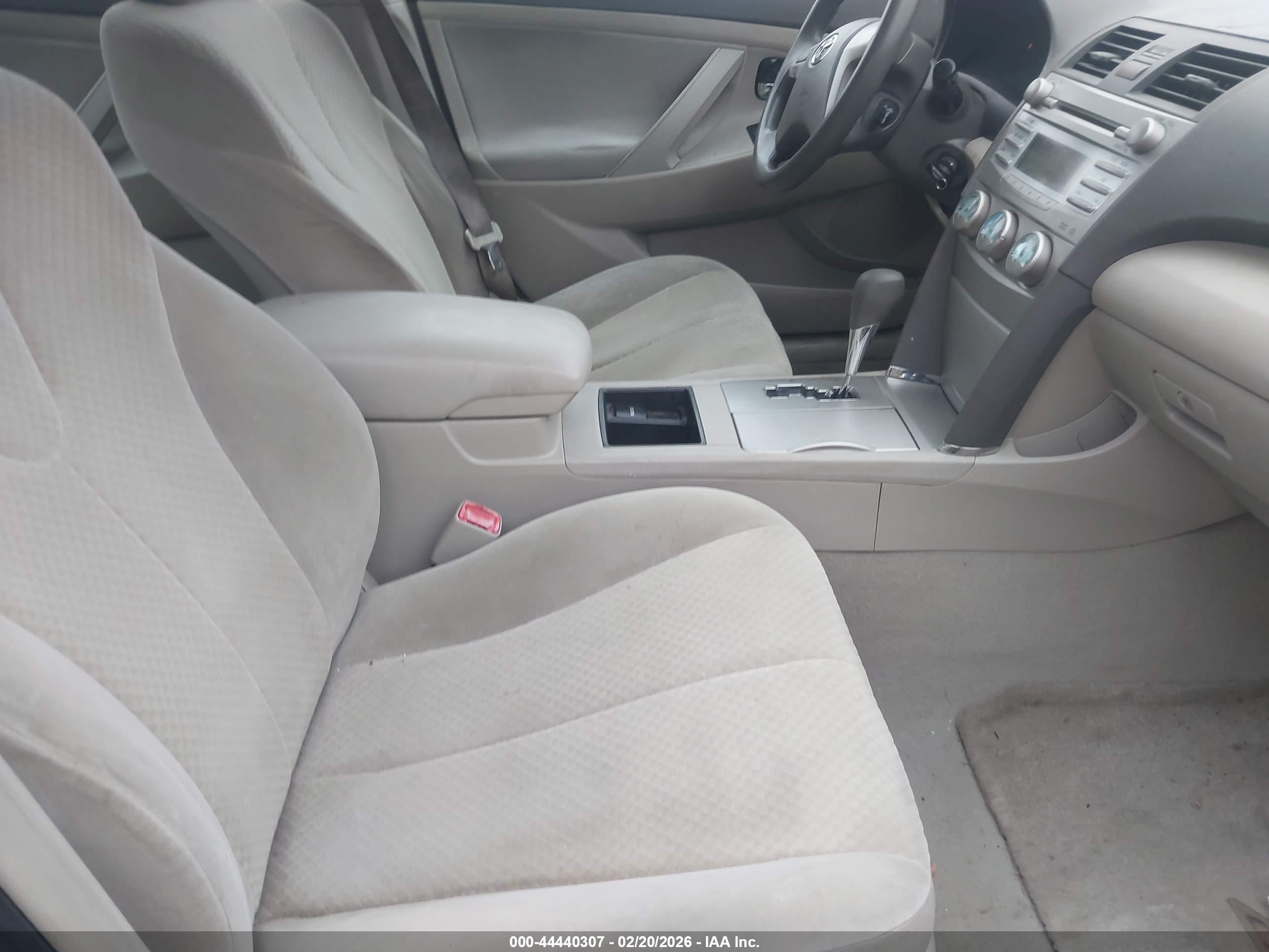 TOYOTA CAMRY image 5