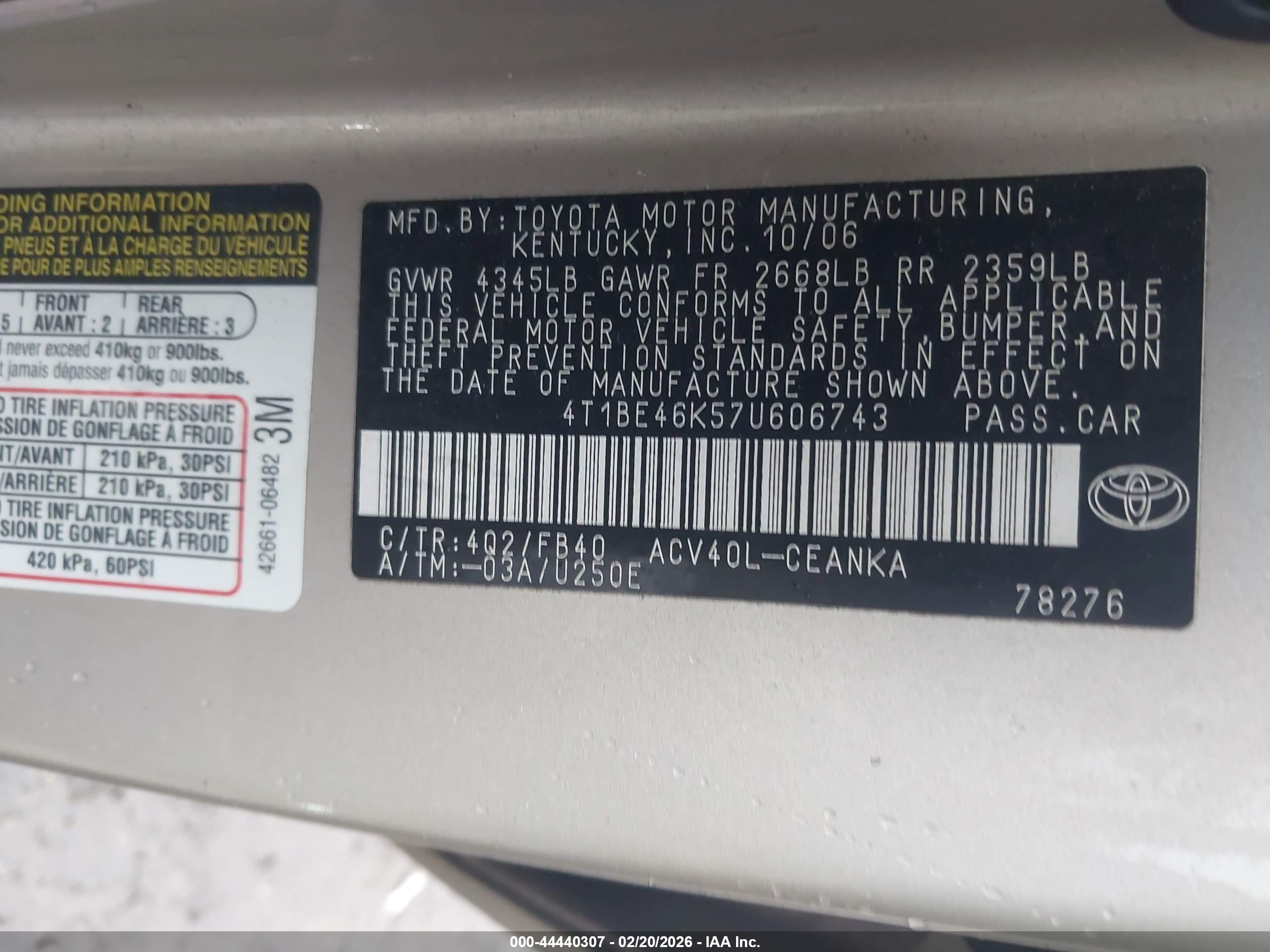 TOYOTA CAMRY image 9