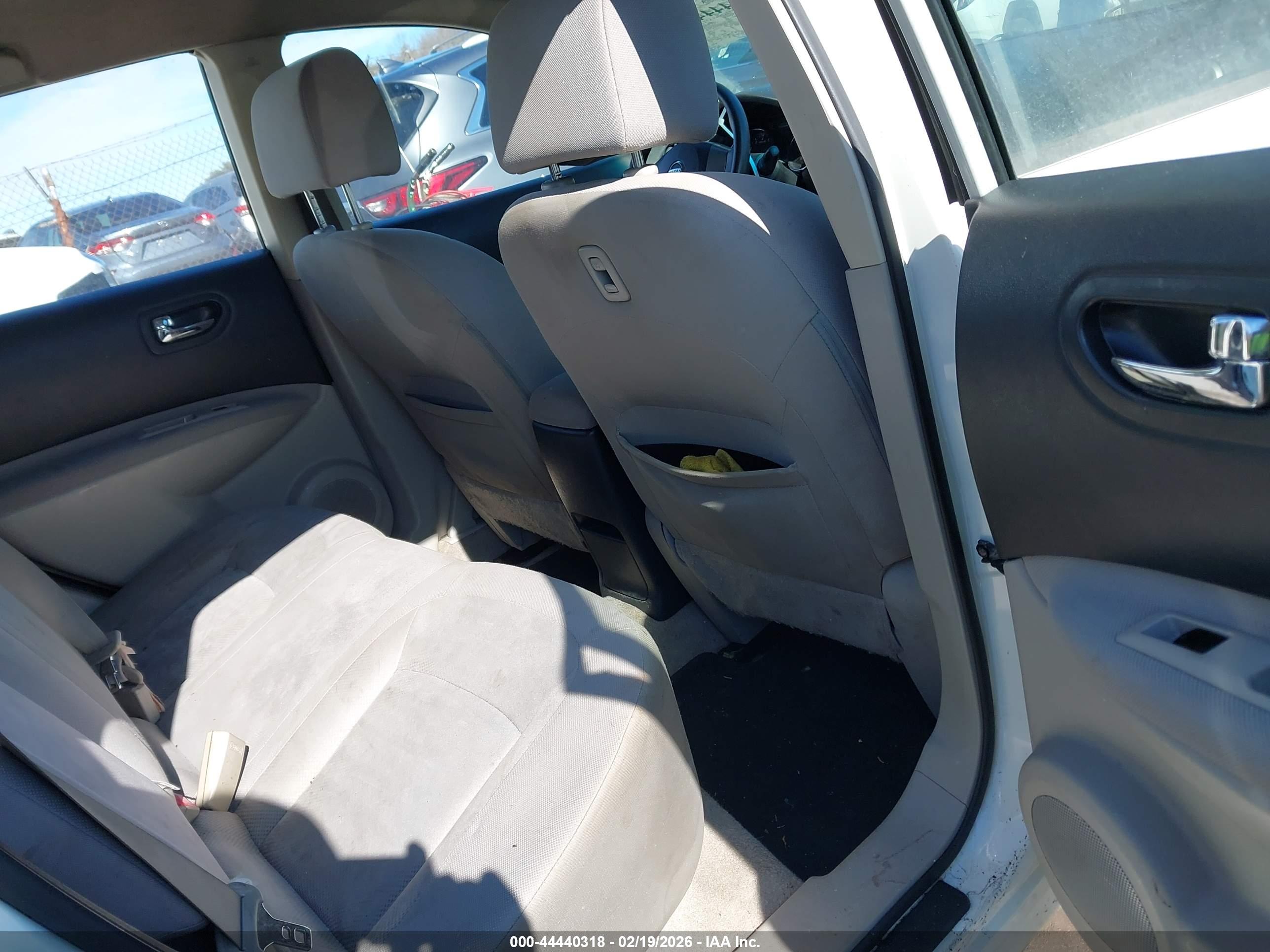 NISSAN ROGUE image 8
