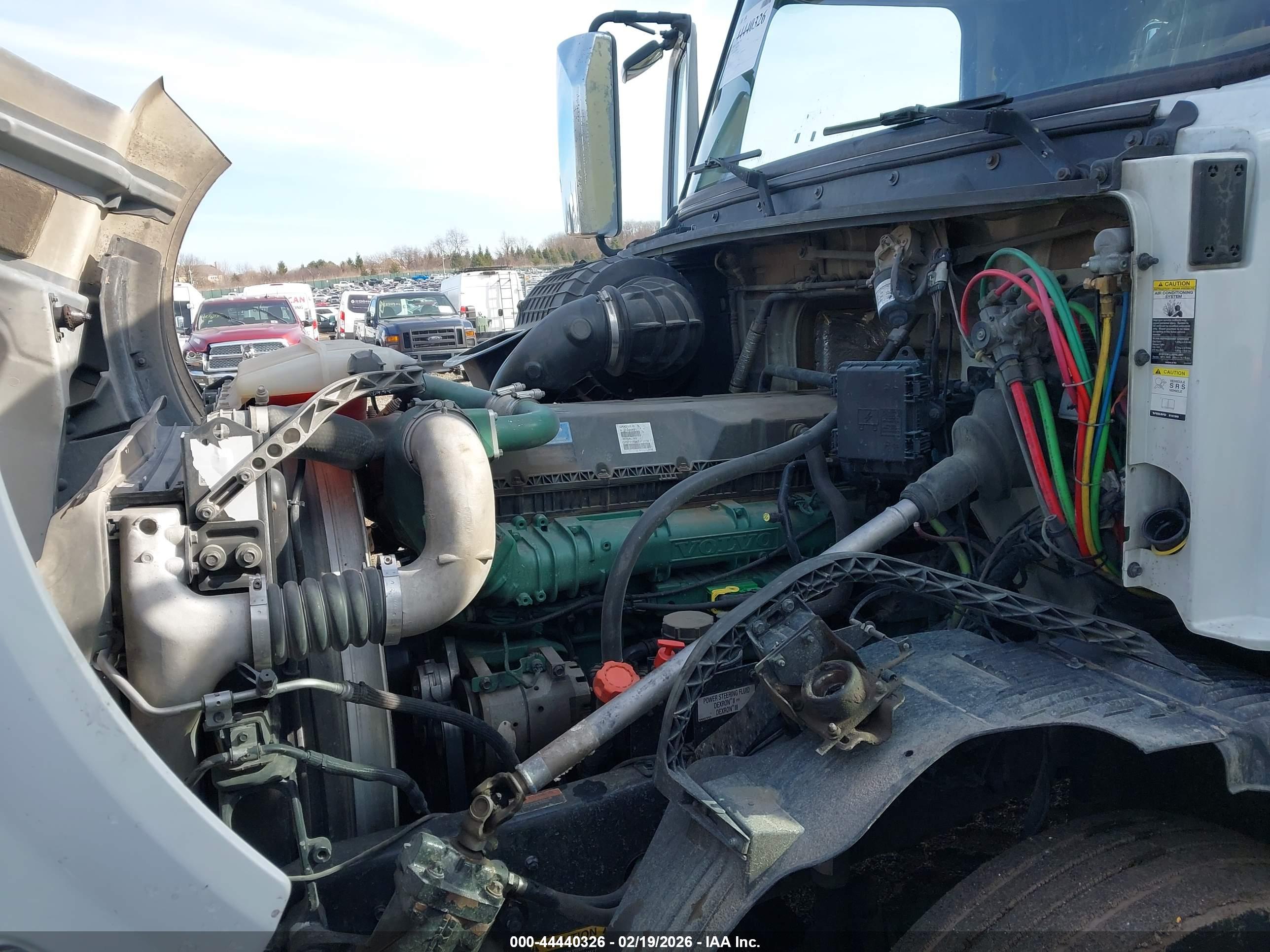 VOLVO VN image 10