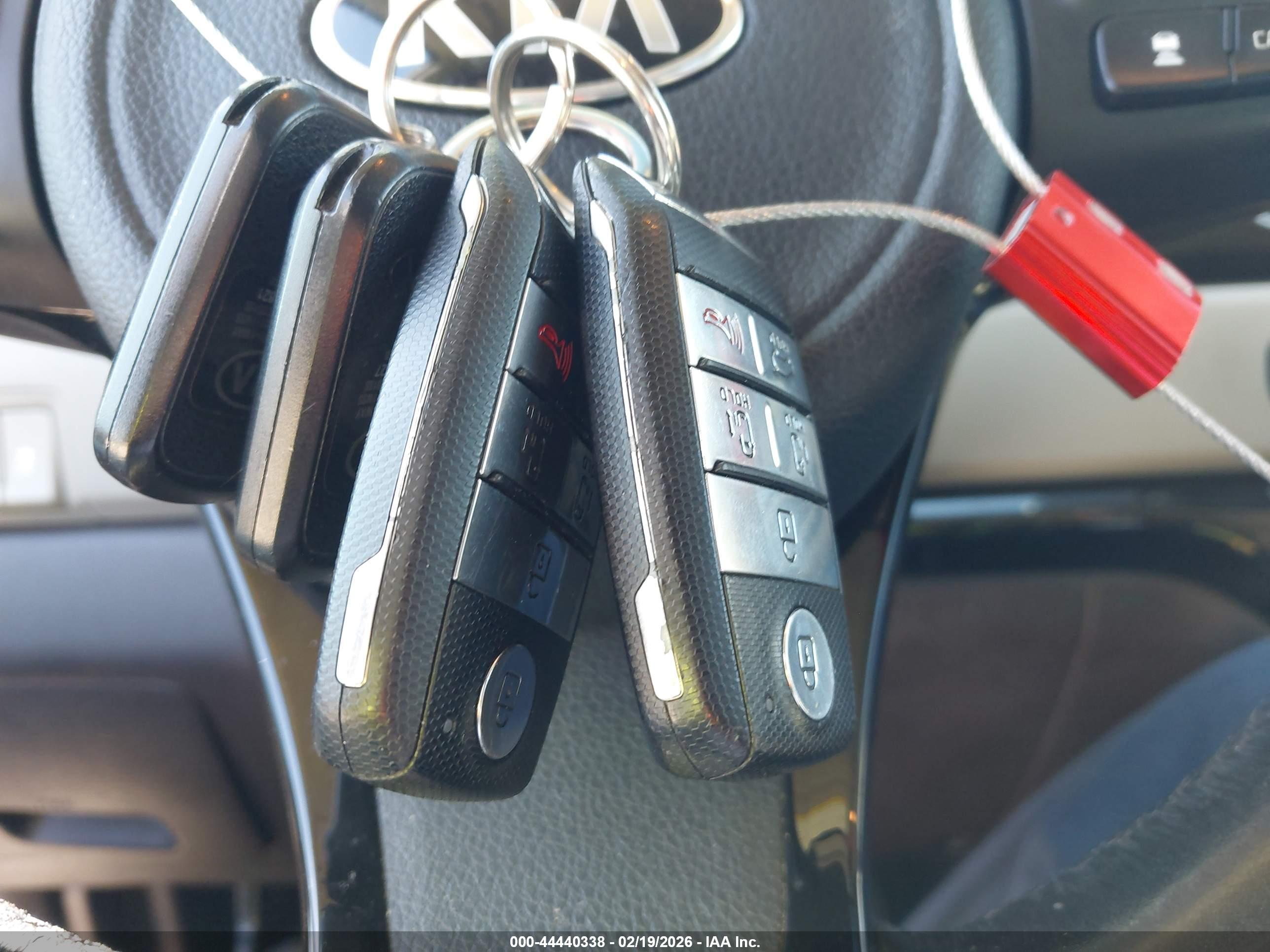 KIA SEDONA image 11