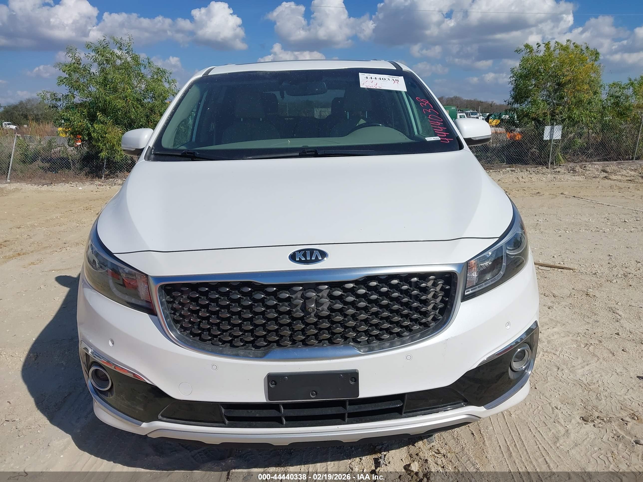 KIA SEDONA image 6
