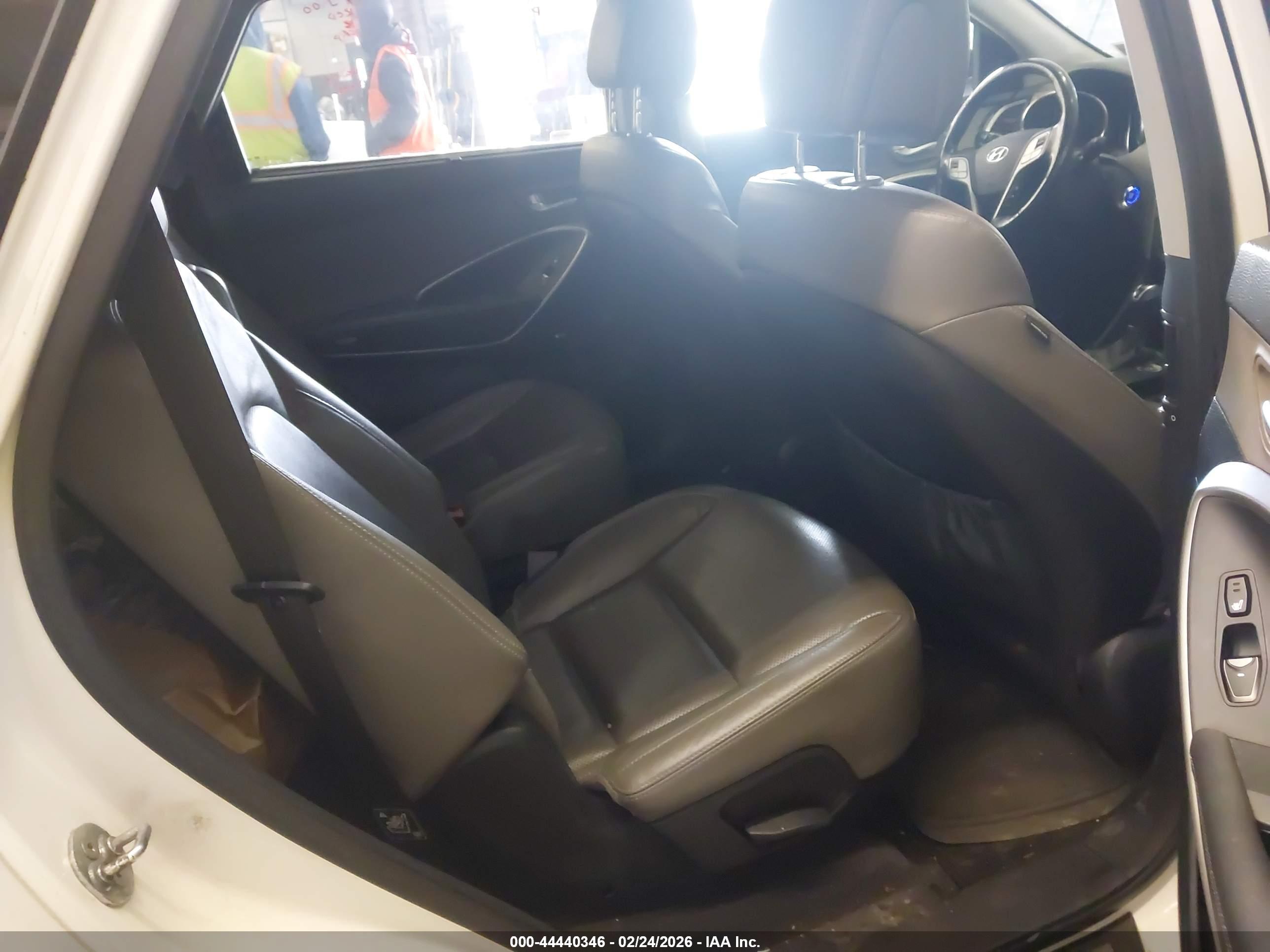 HYUNDAI SANTA image 8