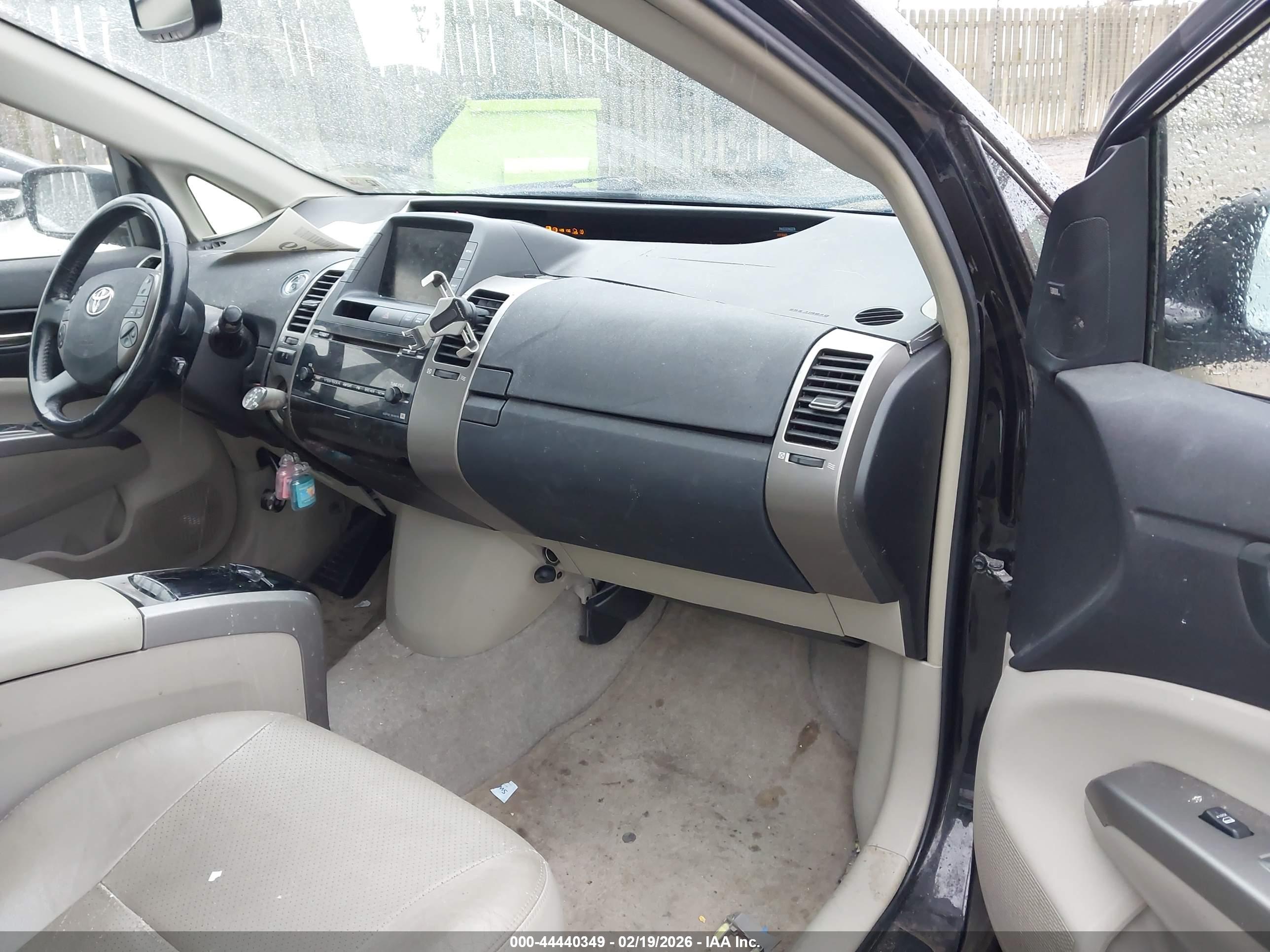 TOYOTA PRIUS image 5