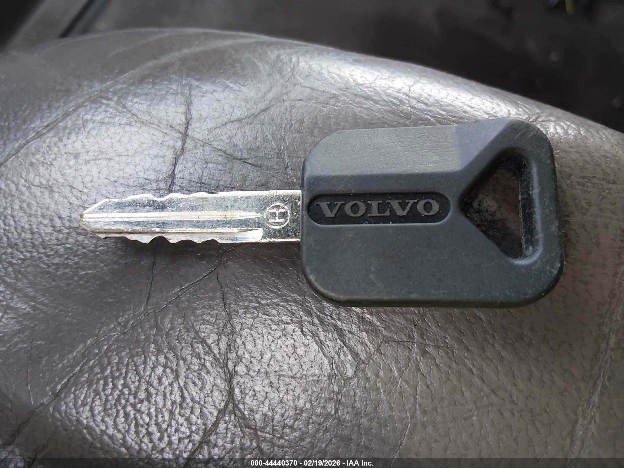 VOLVO VN image 11