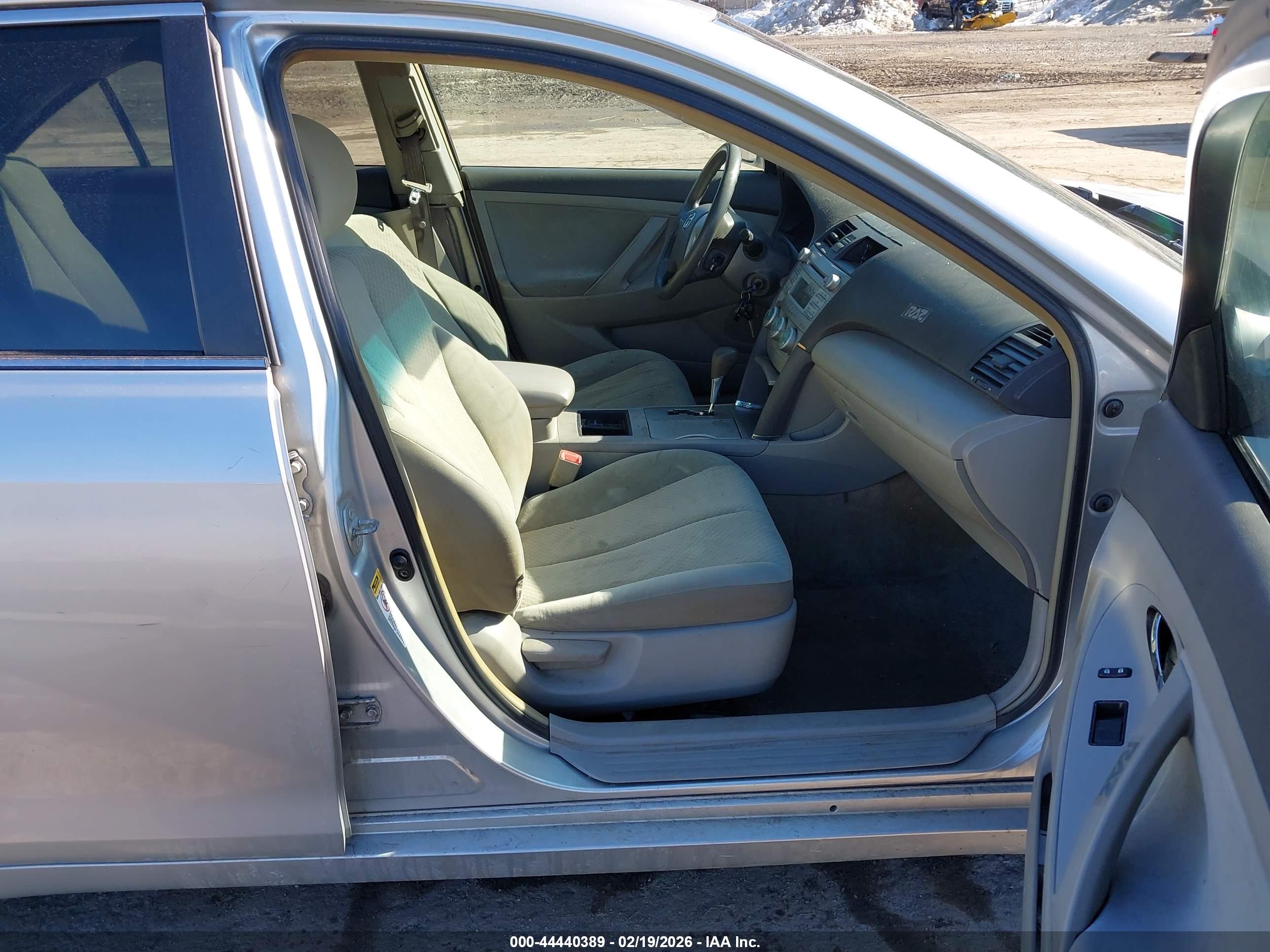TOYOTA CAMRY image 5