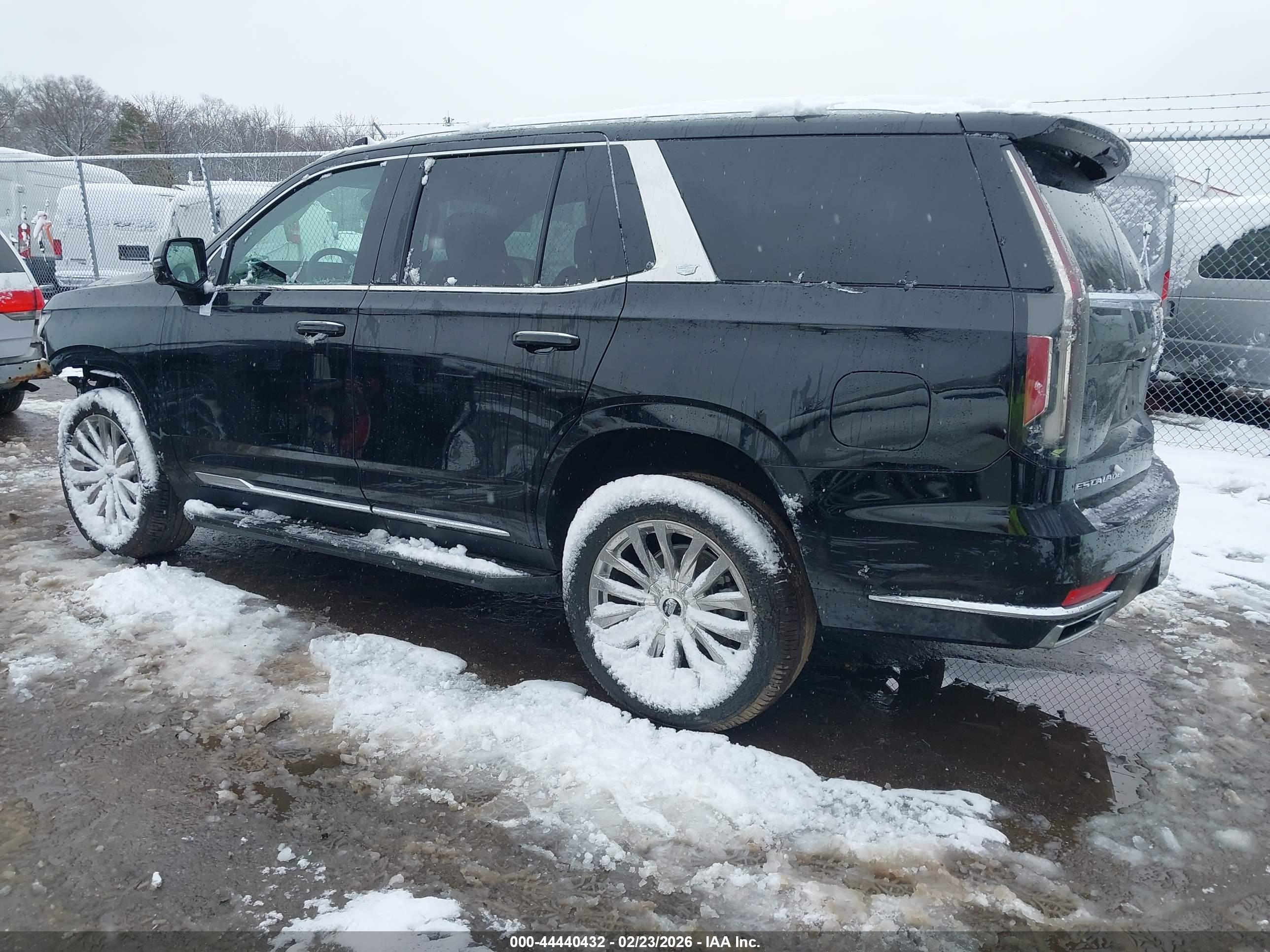CADILLAC ESCALADE image 3