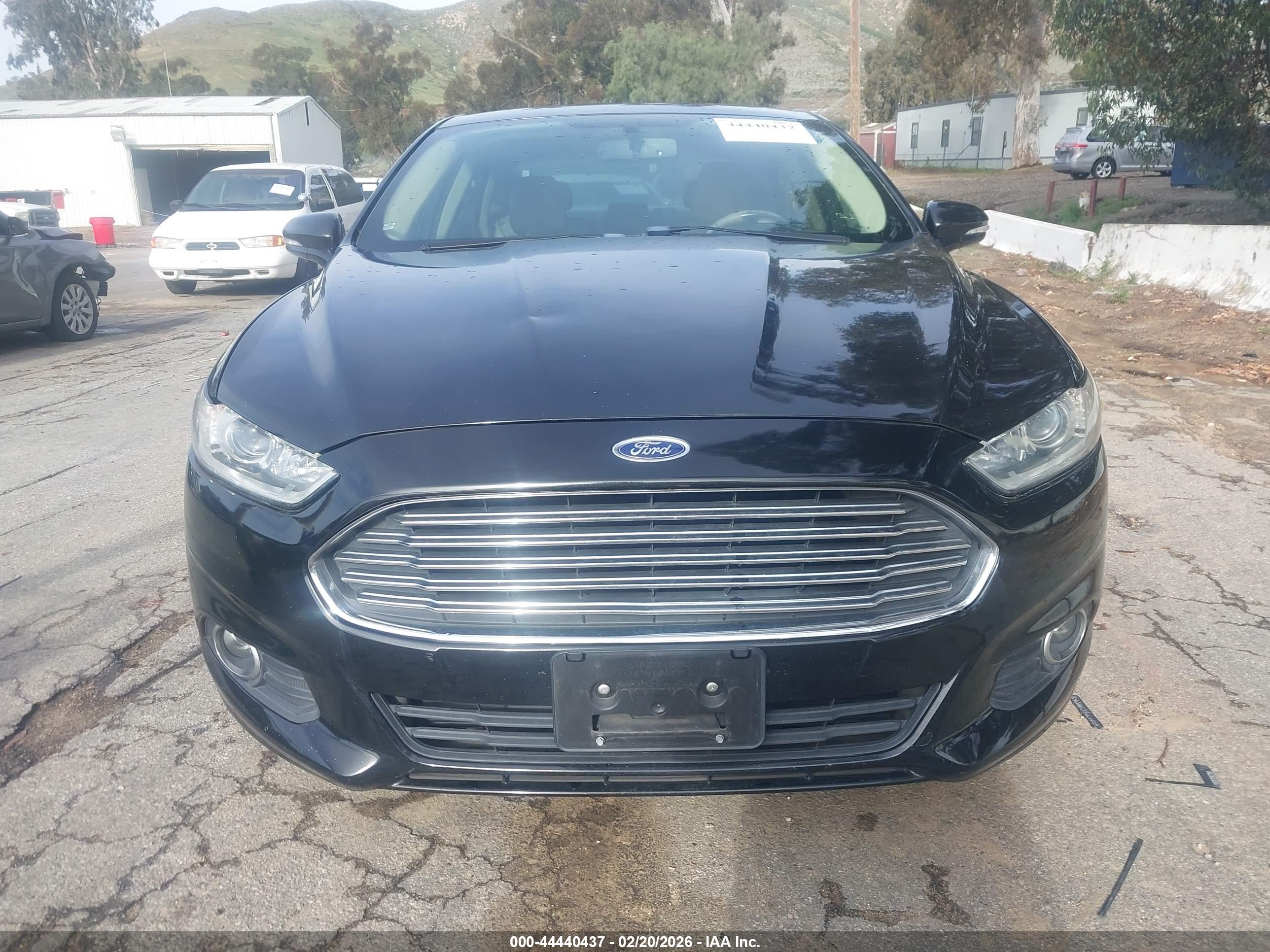 FORD FUSION image 6
