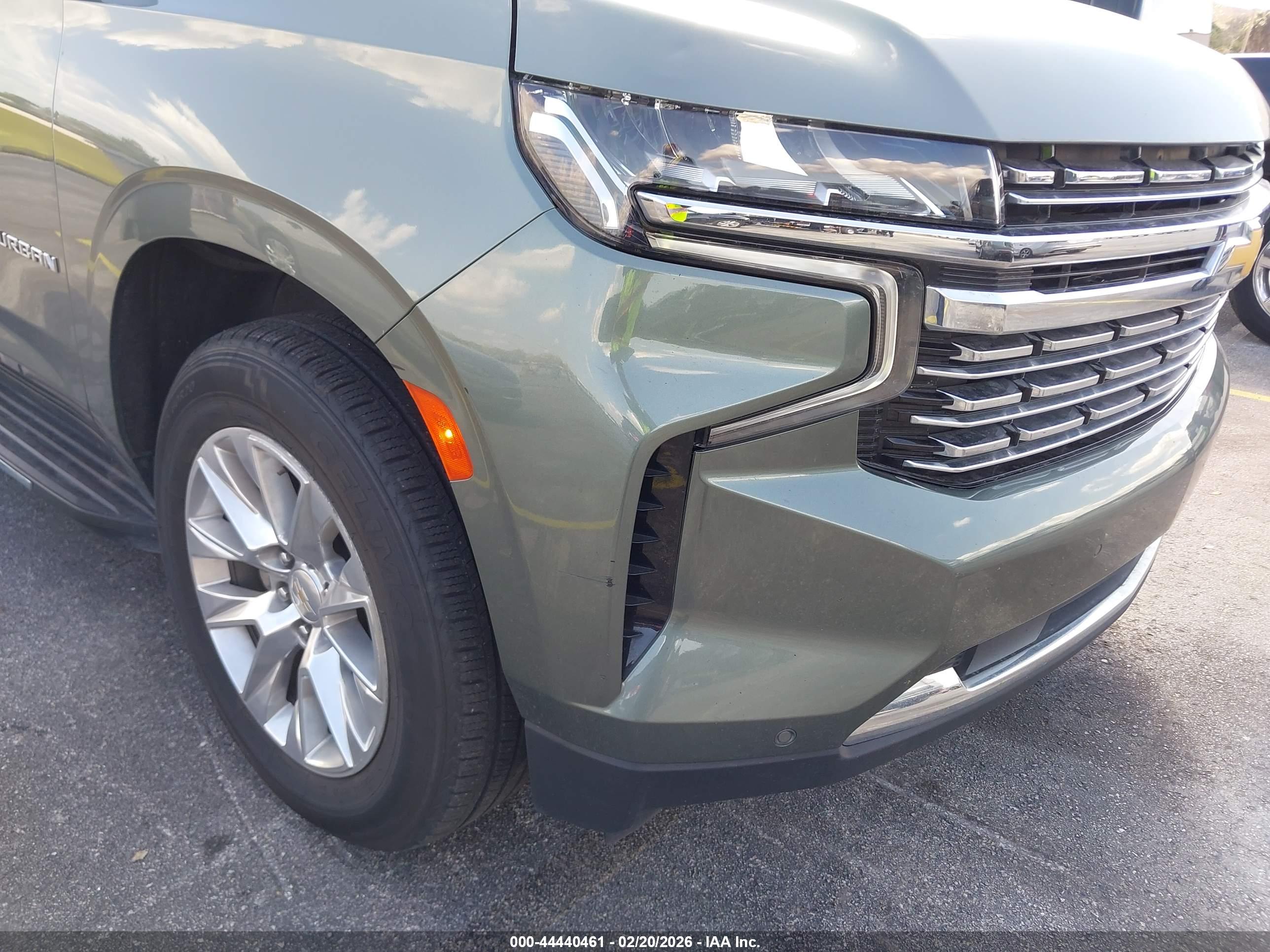 CHEVROLET SUBURBAN image 6