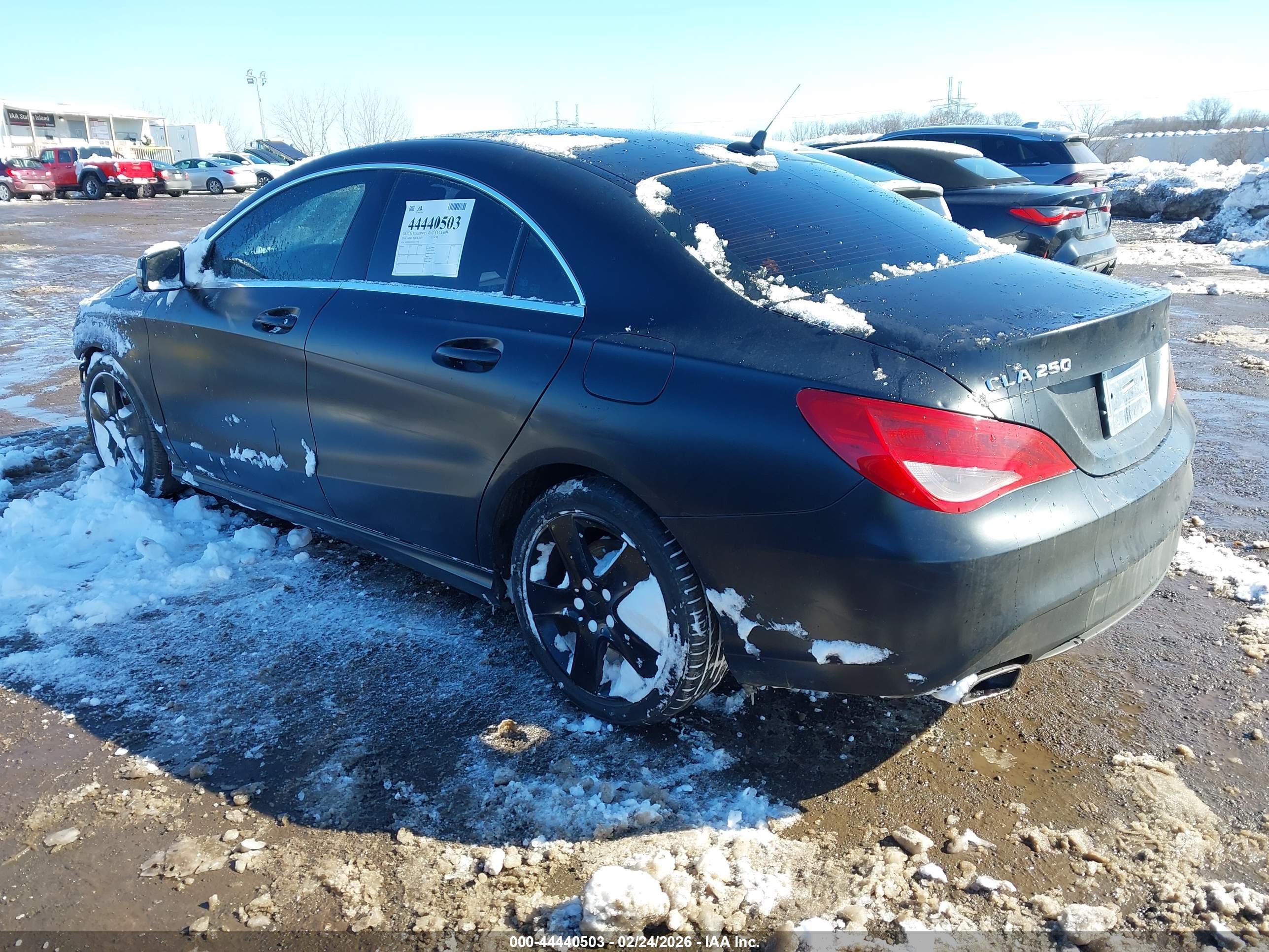 MERCEDES-BENZ CLA image 3