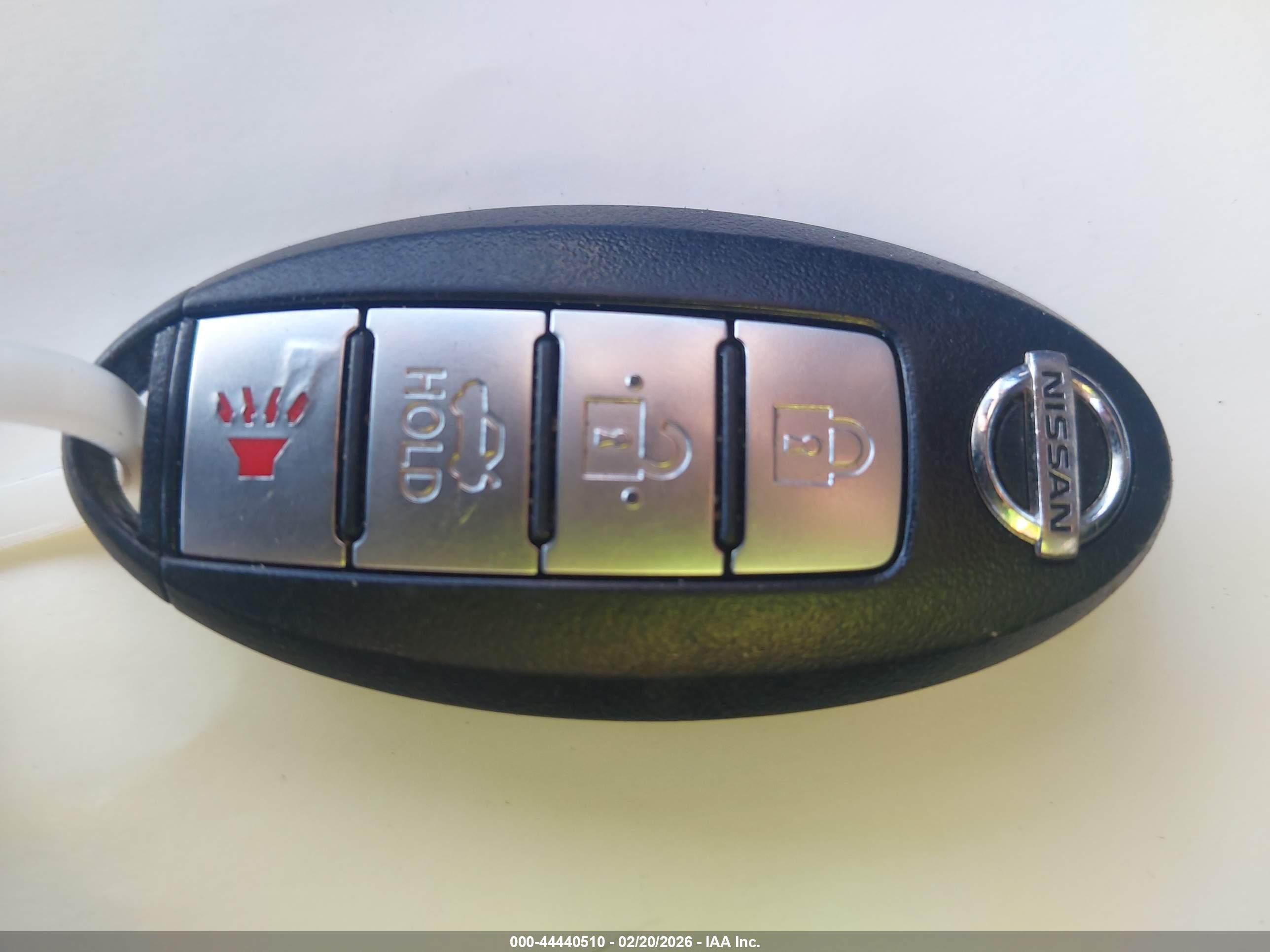 NISSAN MAXIMA image 11