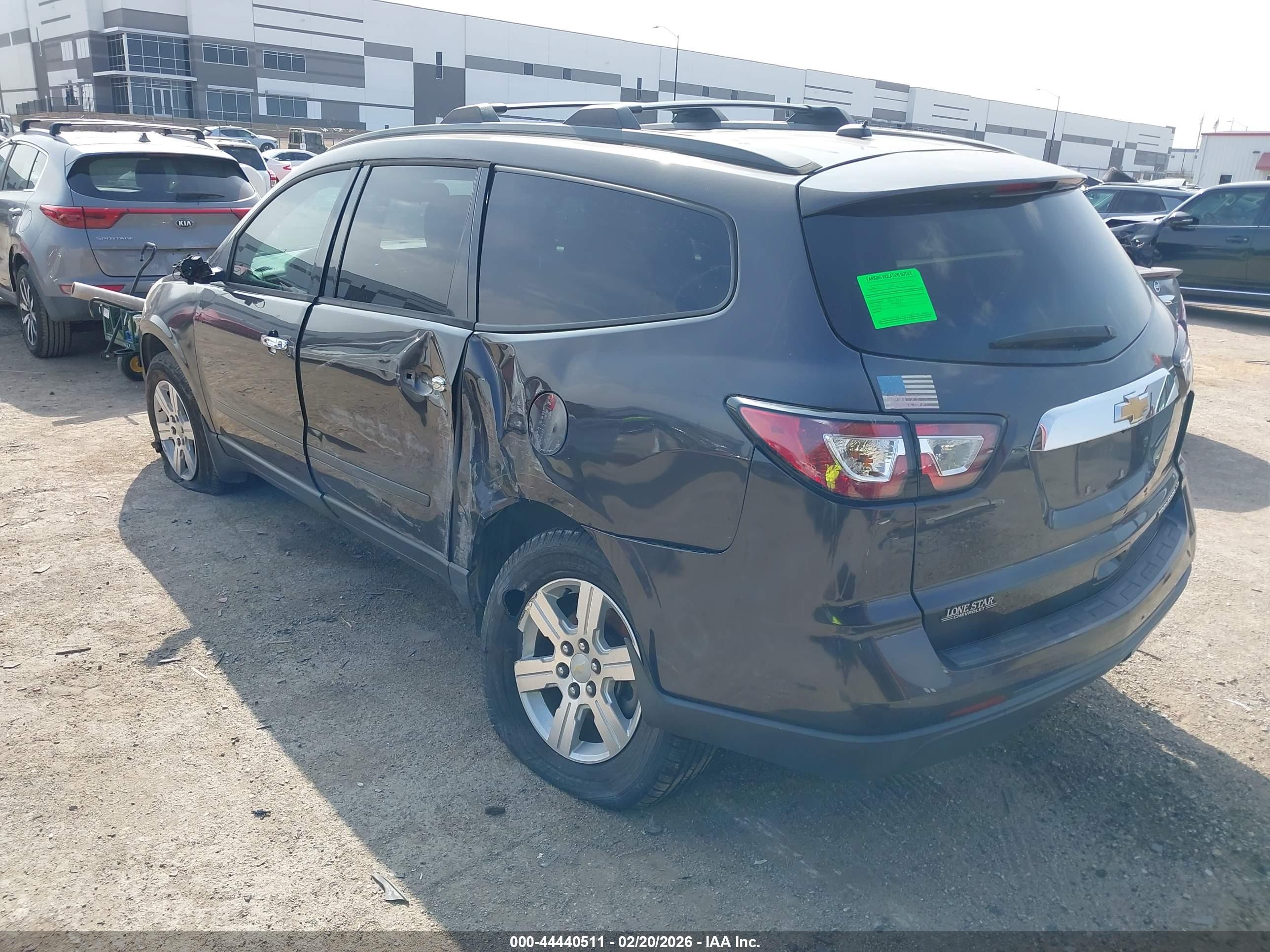 CHEVROLET TRAVERSE image 3
