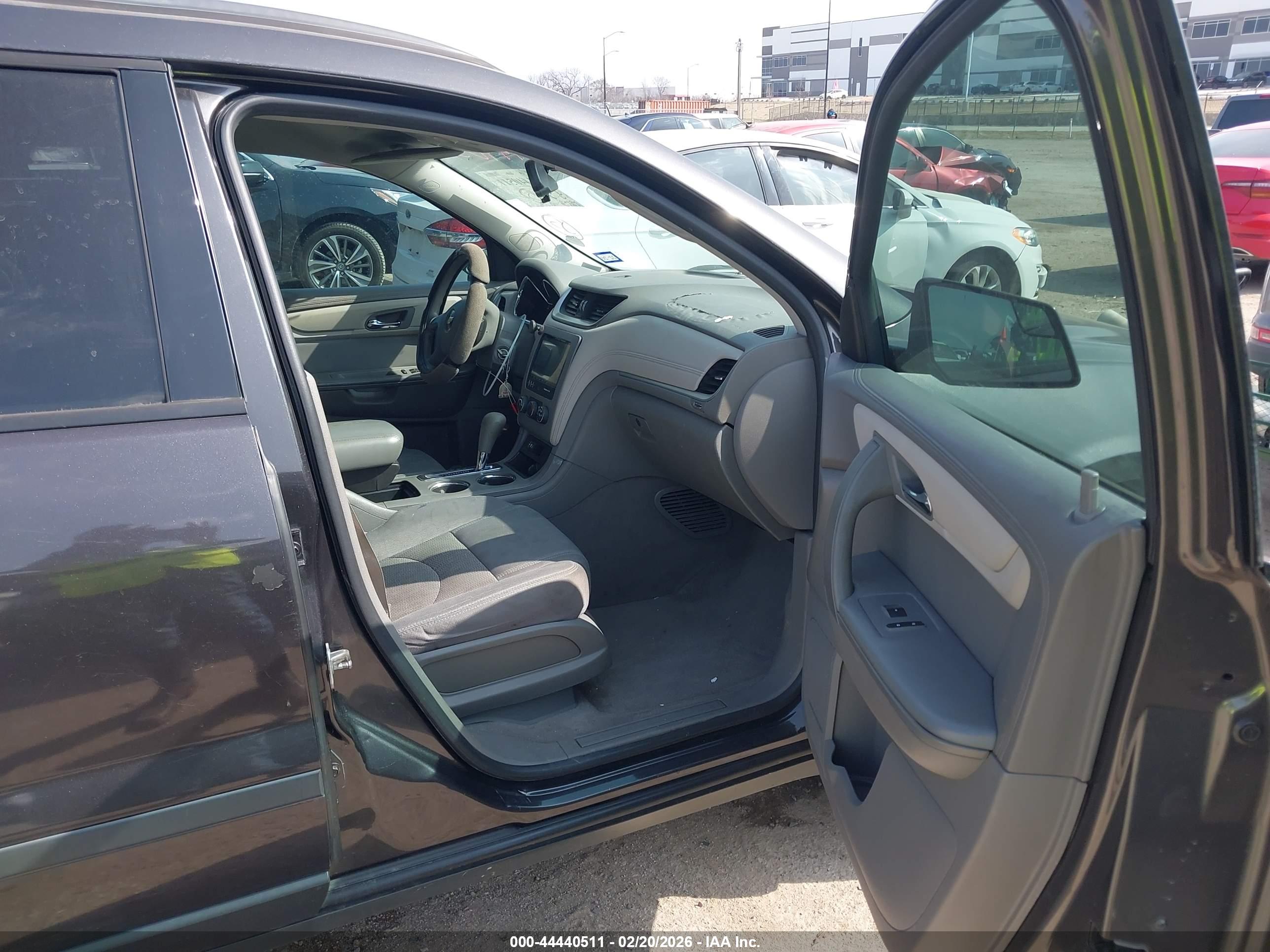 CHEVROLET TRAVERSE image 5