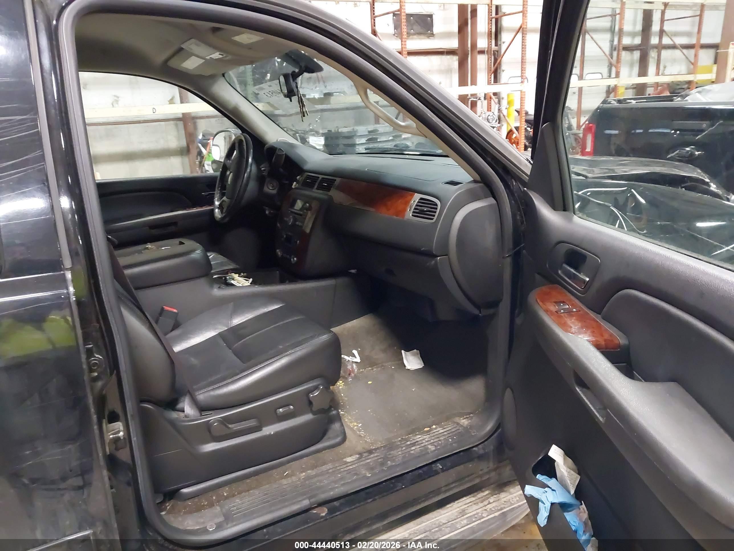 CHEVROLET TAHOE image 5
