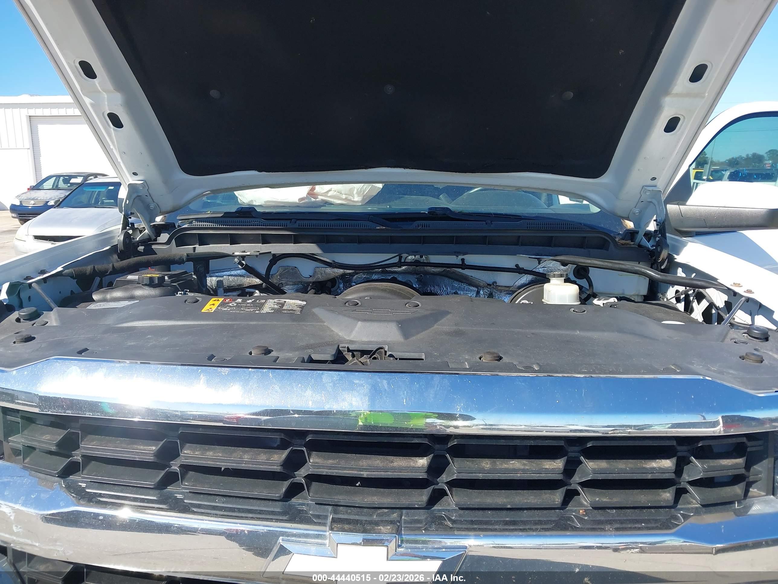CHEVROLET SILVERADO image 10