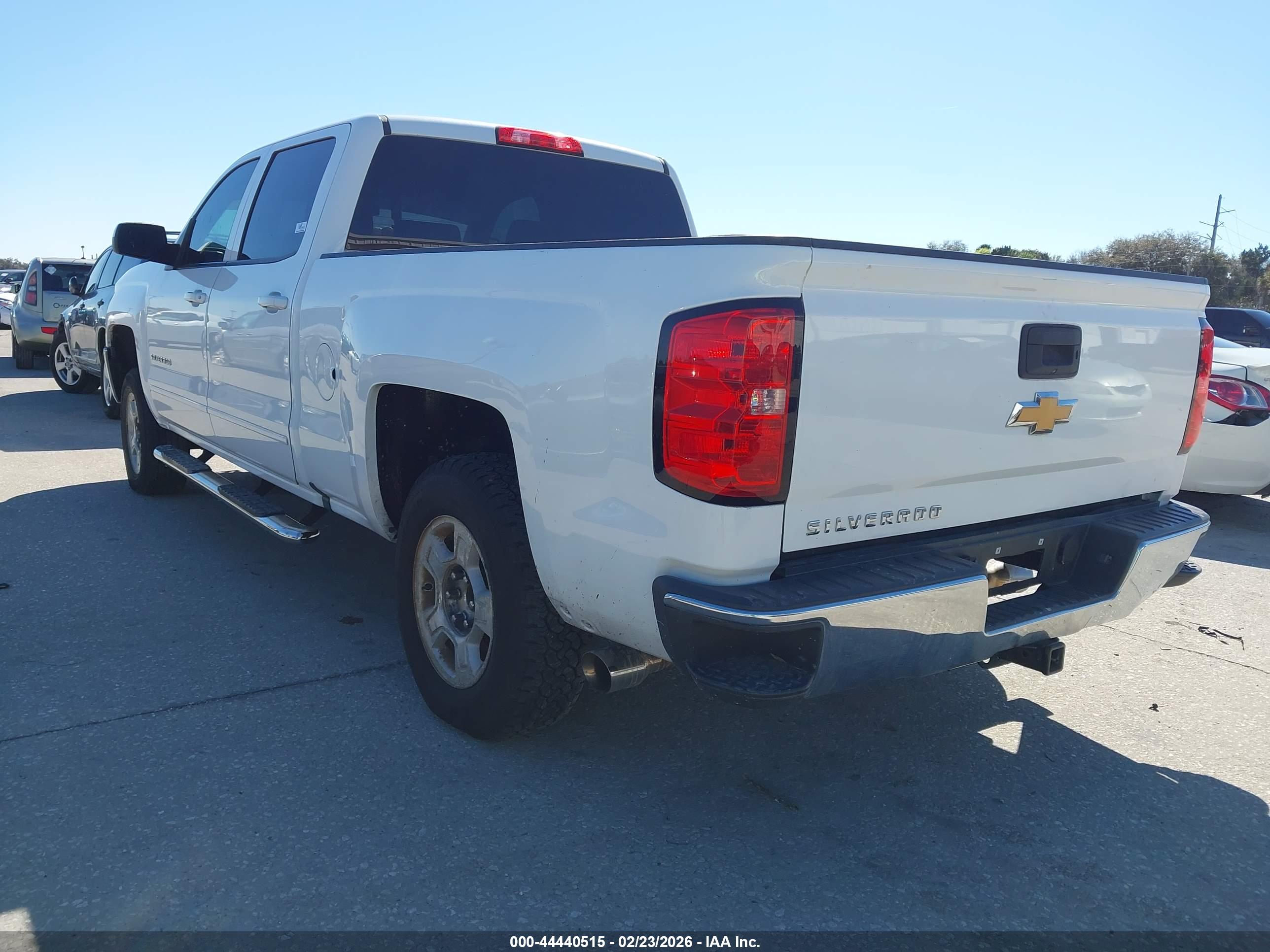 CHEVROLET SILVERADO image 3
