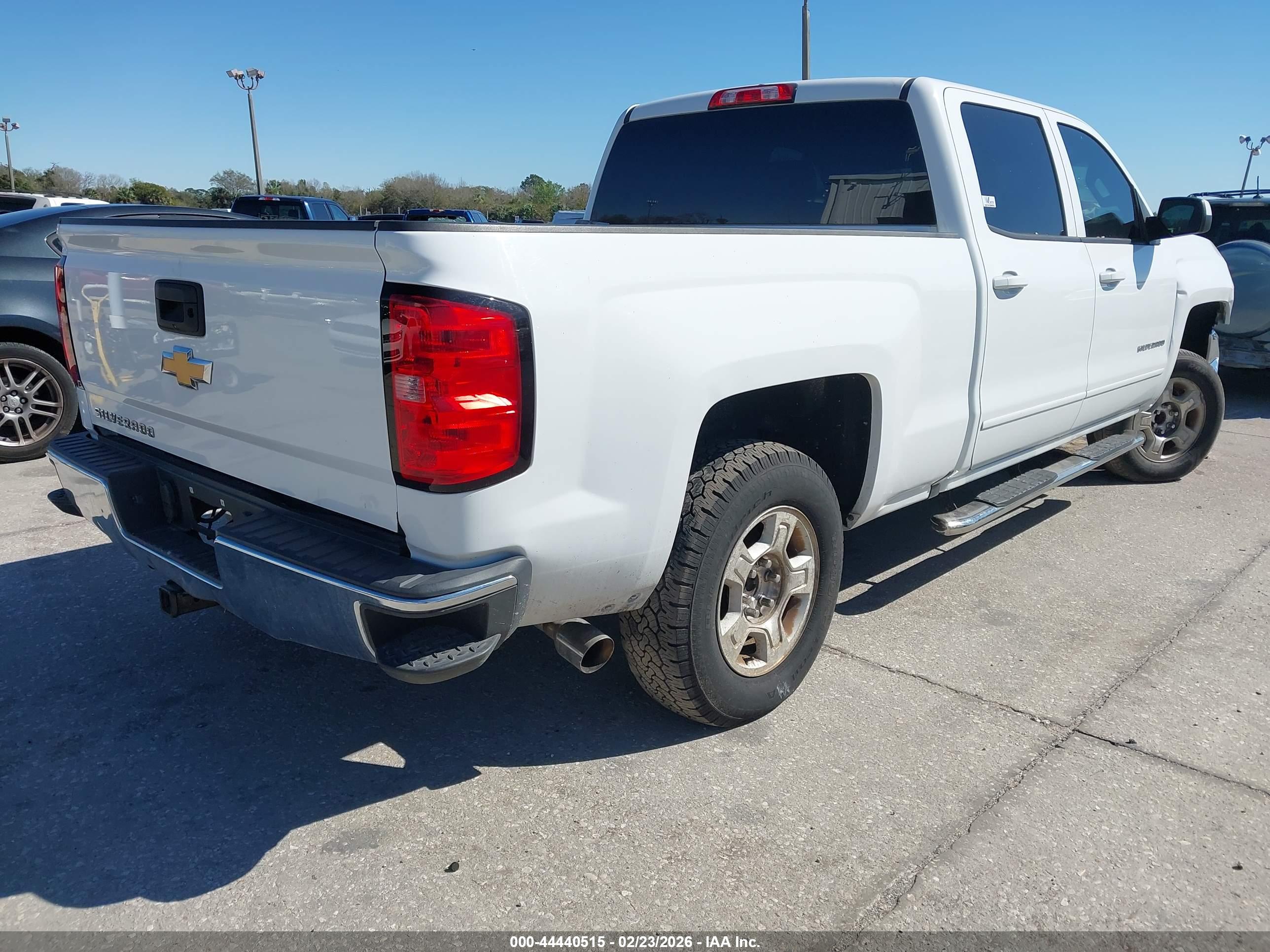 CHEVROLET SILVERADO image 4