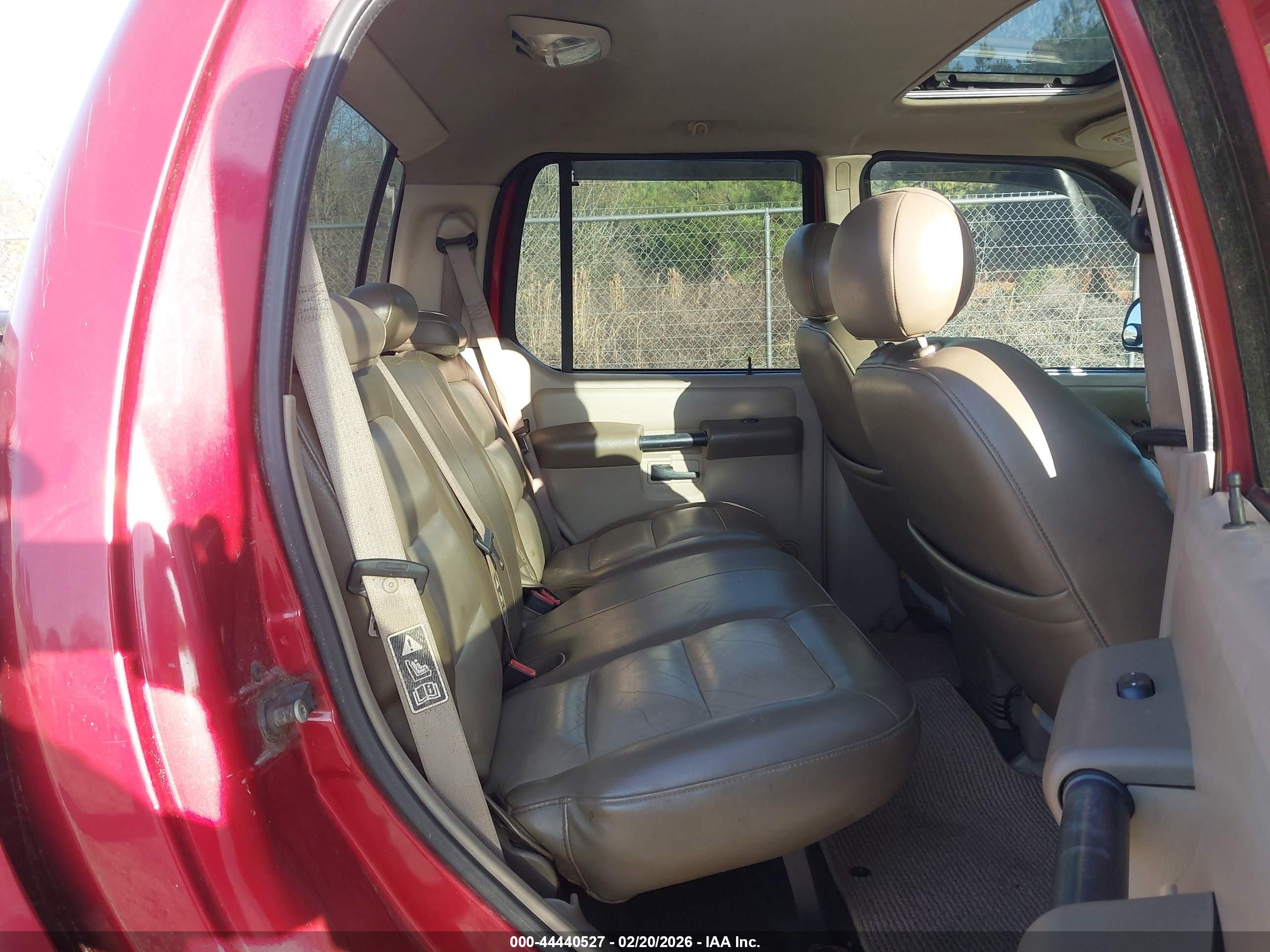 FORD EXPLORER image 8