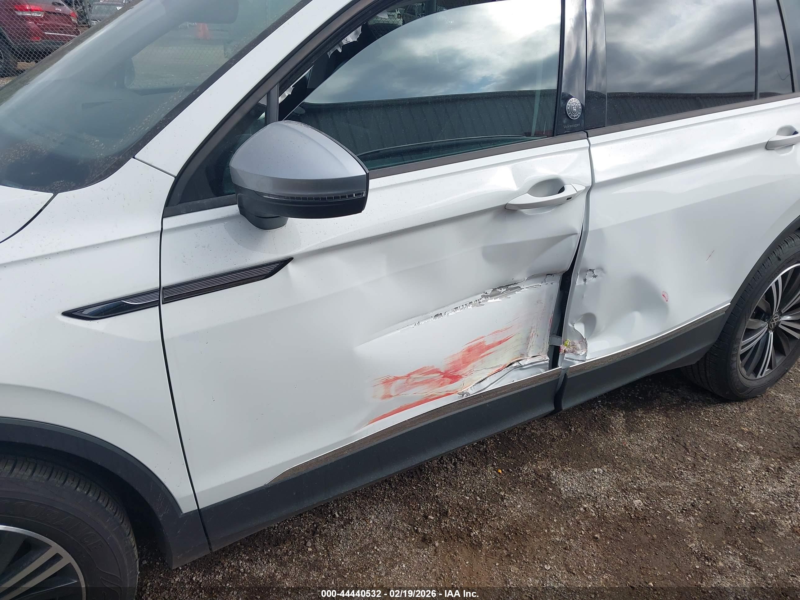 VOLKSWAGEN TIGUAN image 6