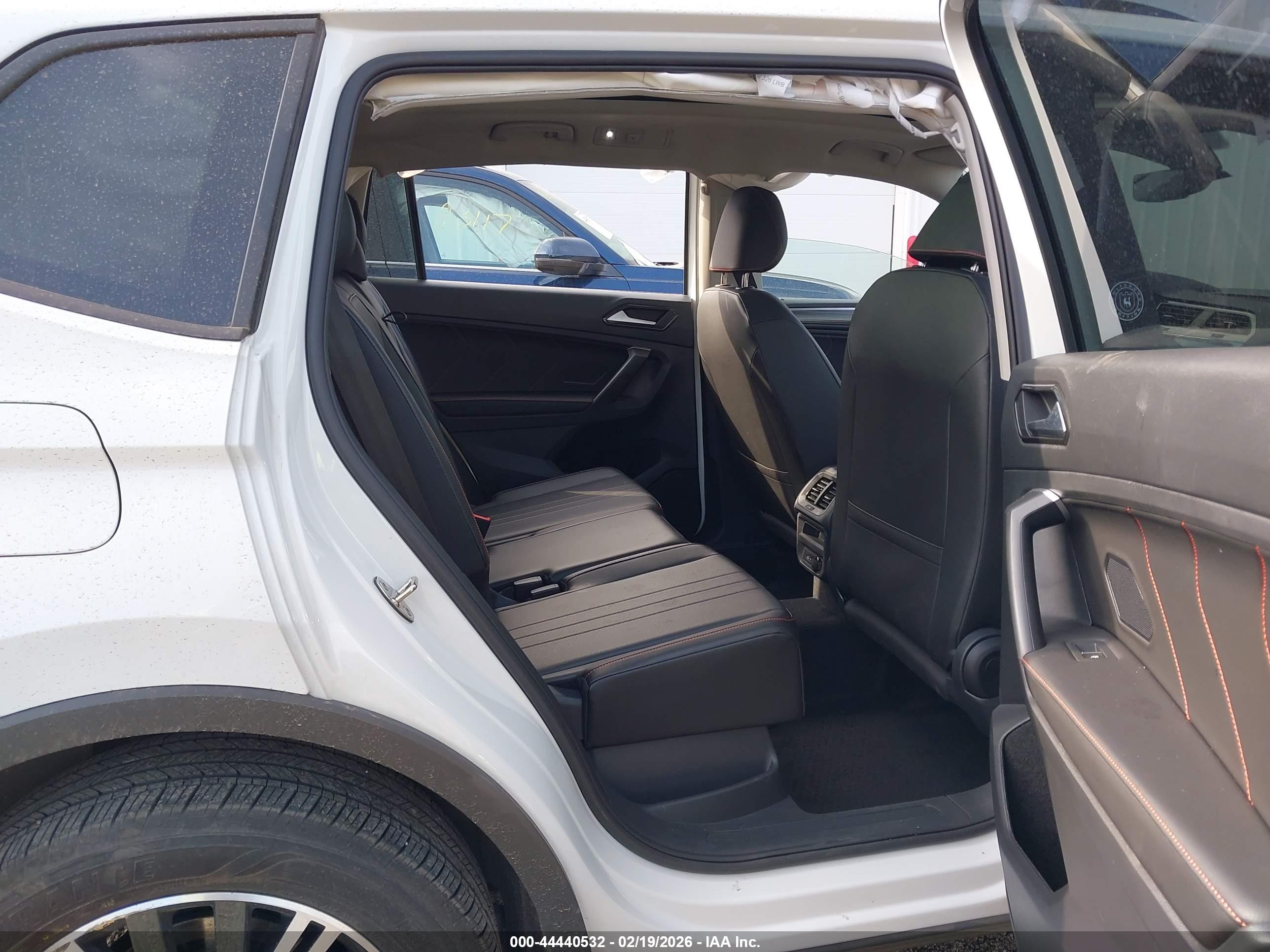 VOLKSWAGEN TIGUAN image 8