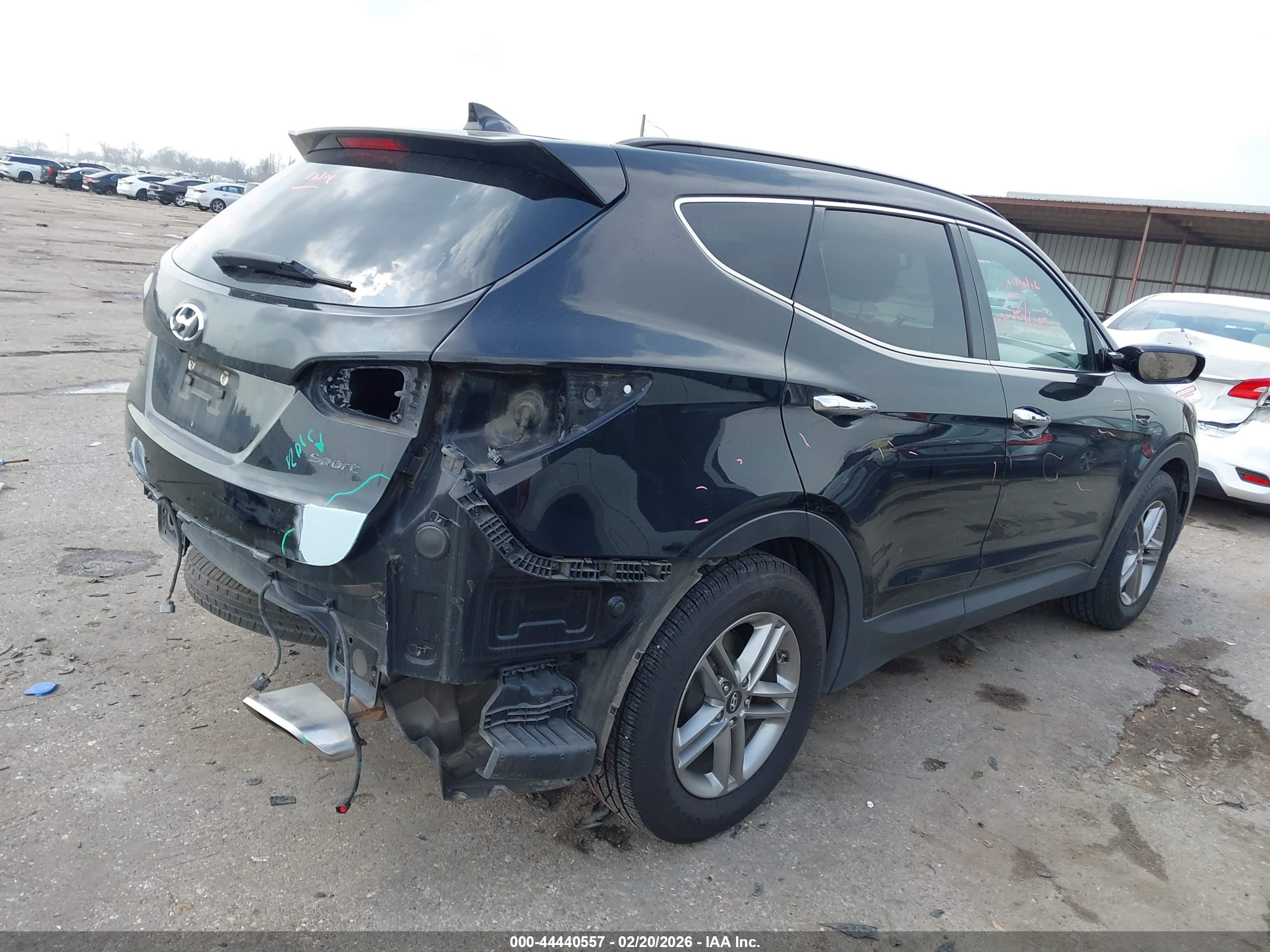 HYUNDAI SANTA image 4