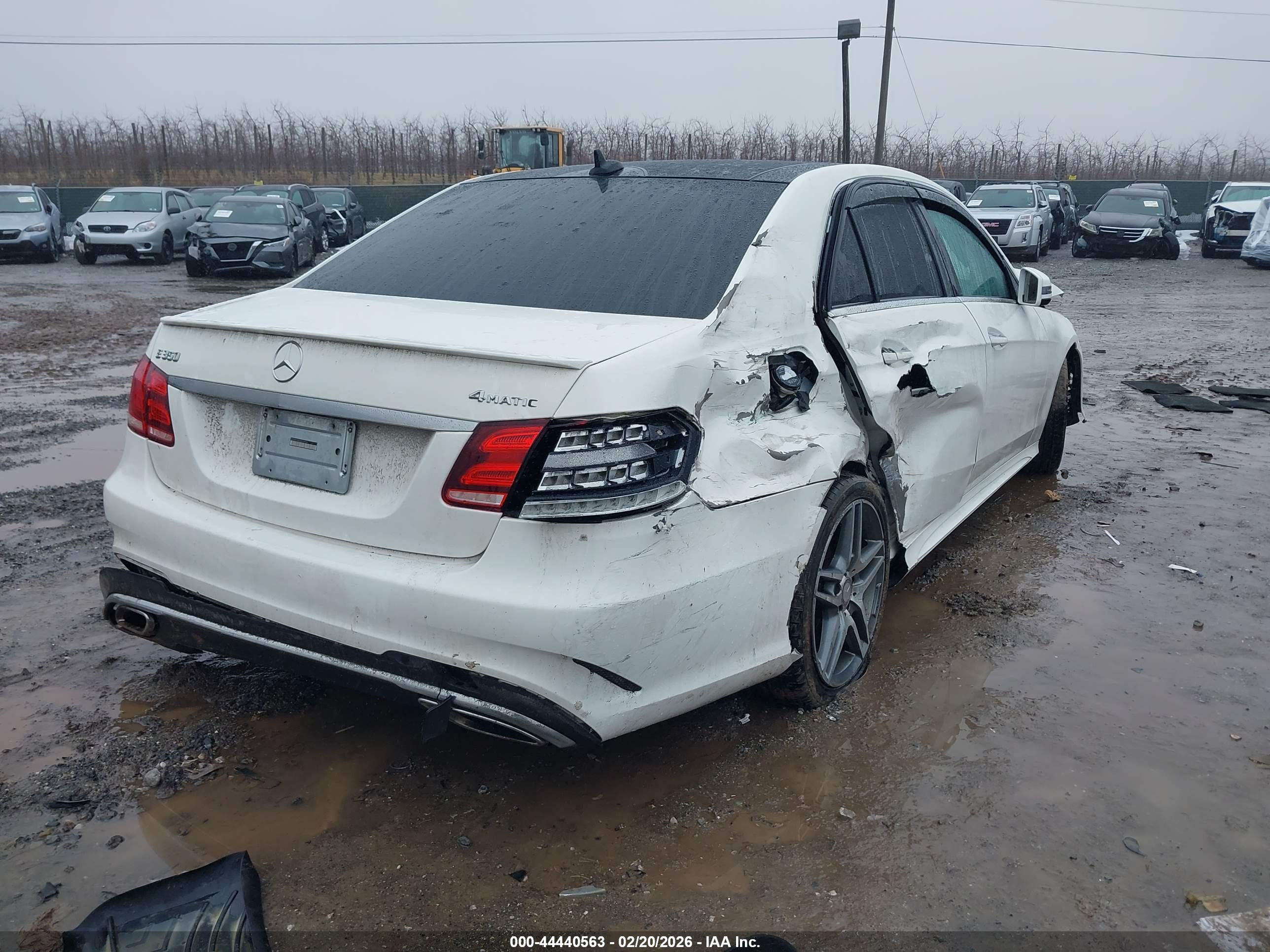 MERCEDES-BENZ E image 4
