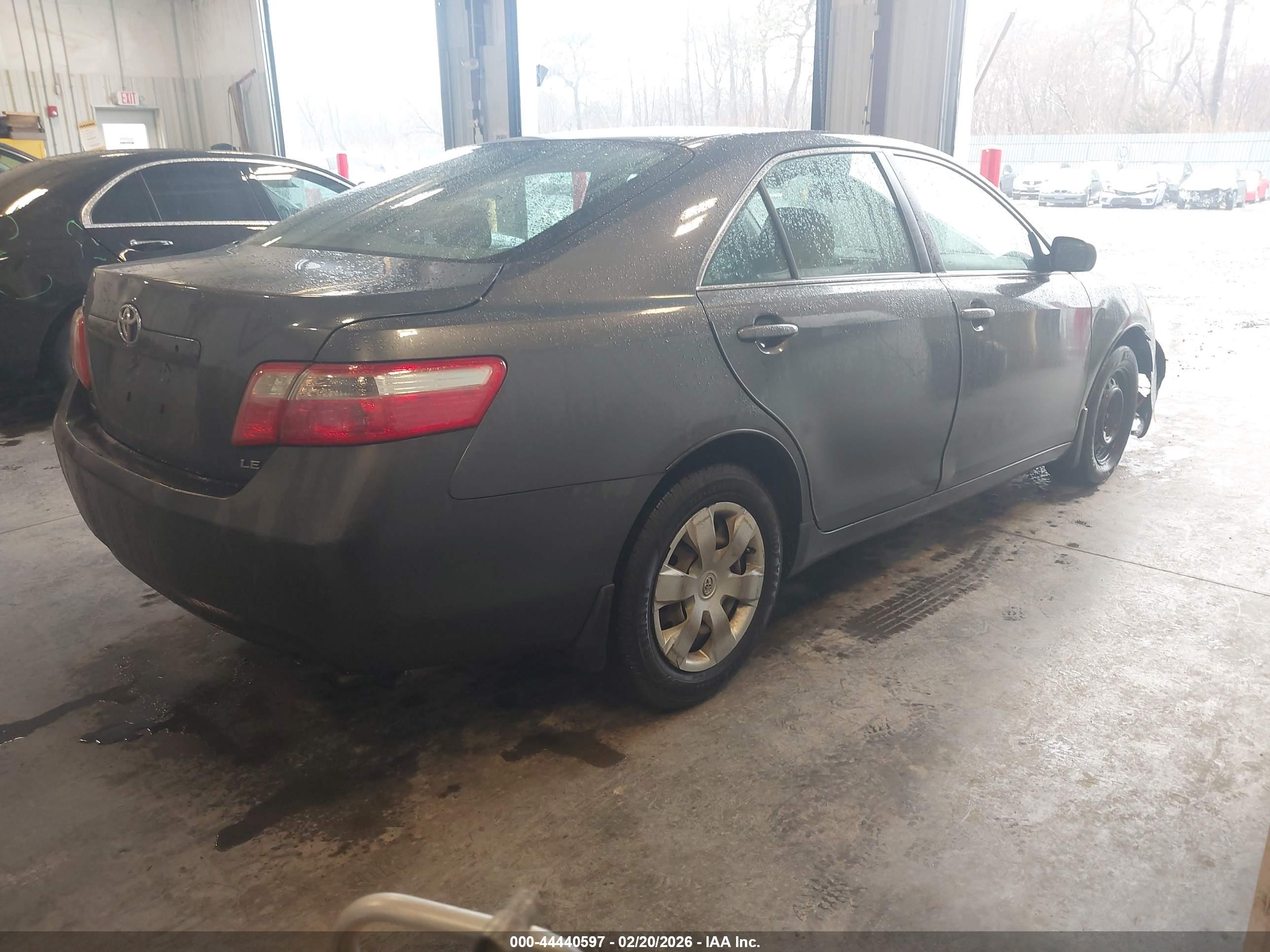 TOYOTA CAMRY image 4