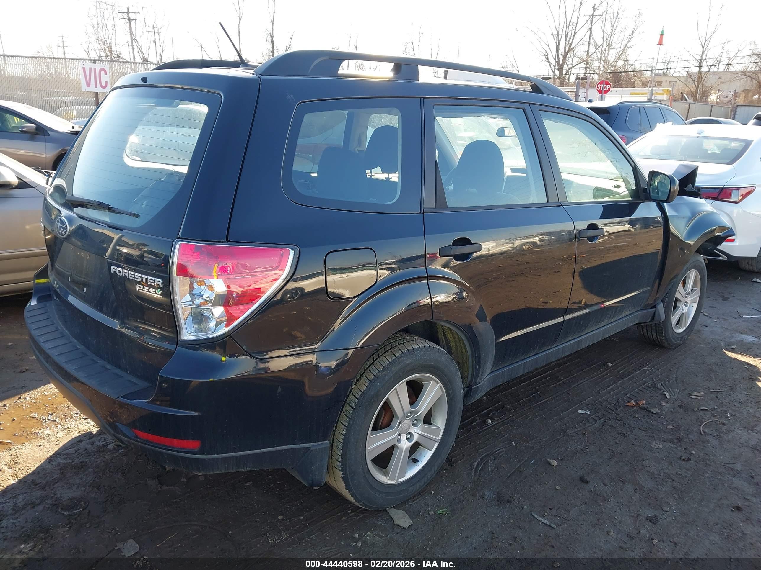 SUBARU FORESTER image 4