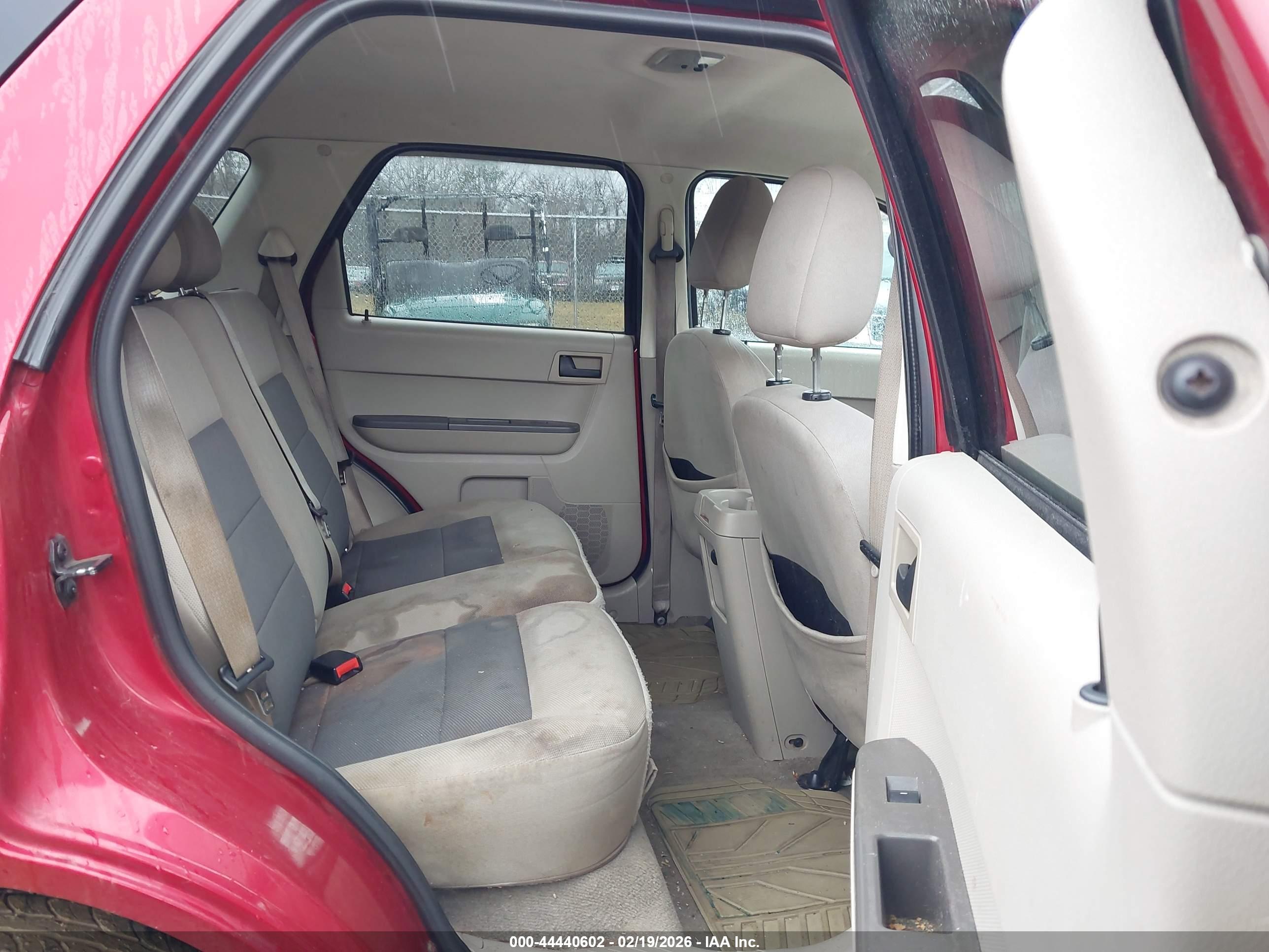 FORD ESCAPE image 8