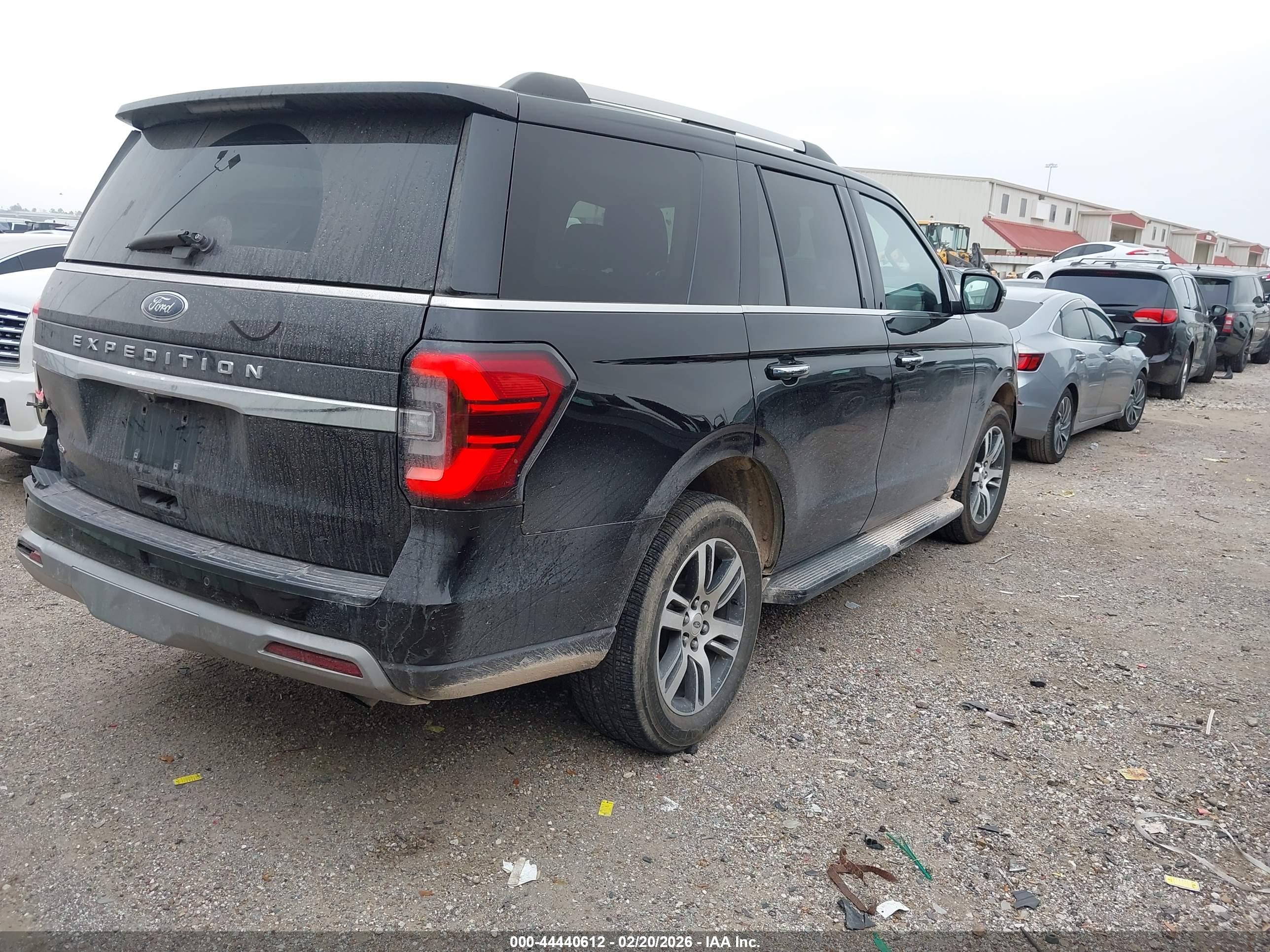 FORD EXPEDITION image 4