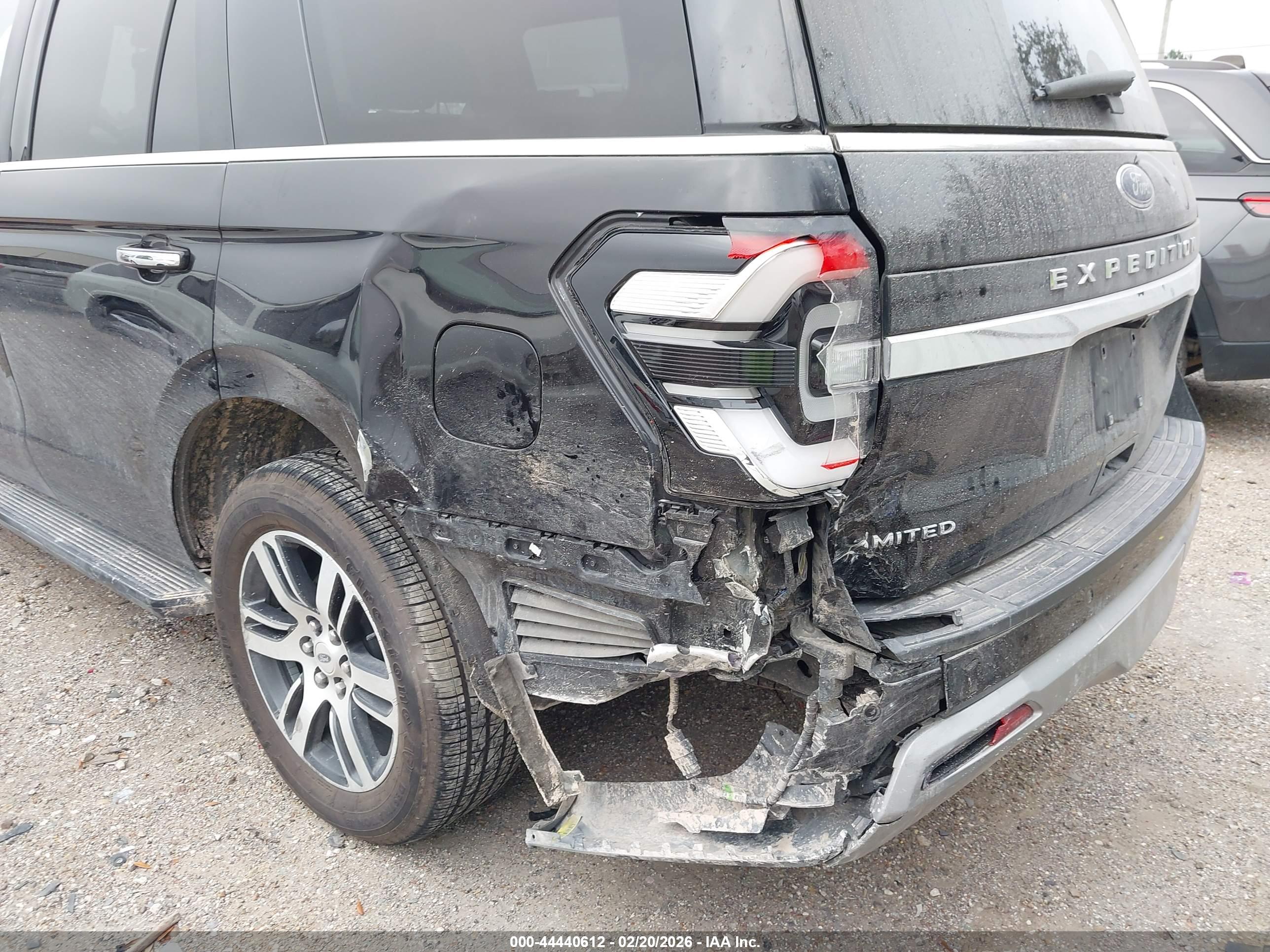 FORD EXPEDITION image 6