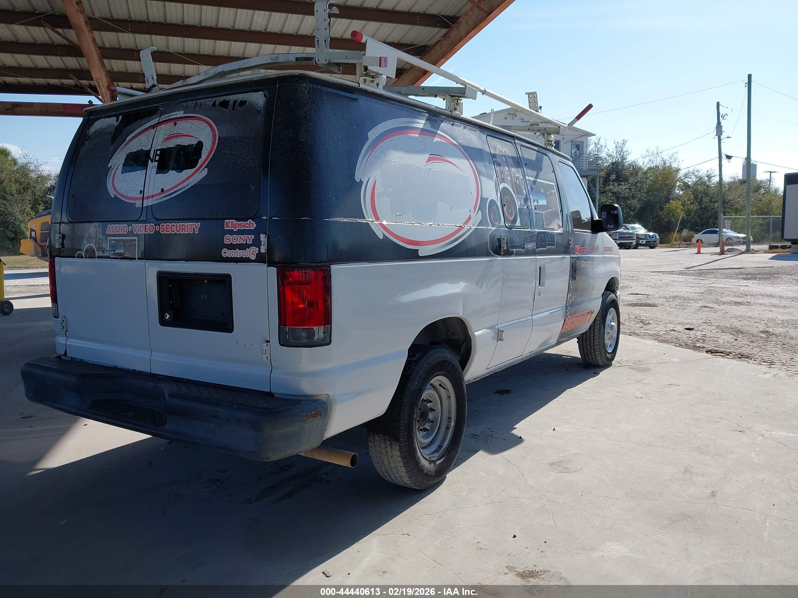 FORD E-250 image 4