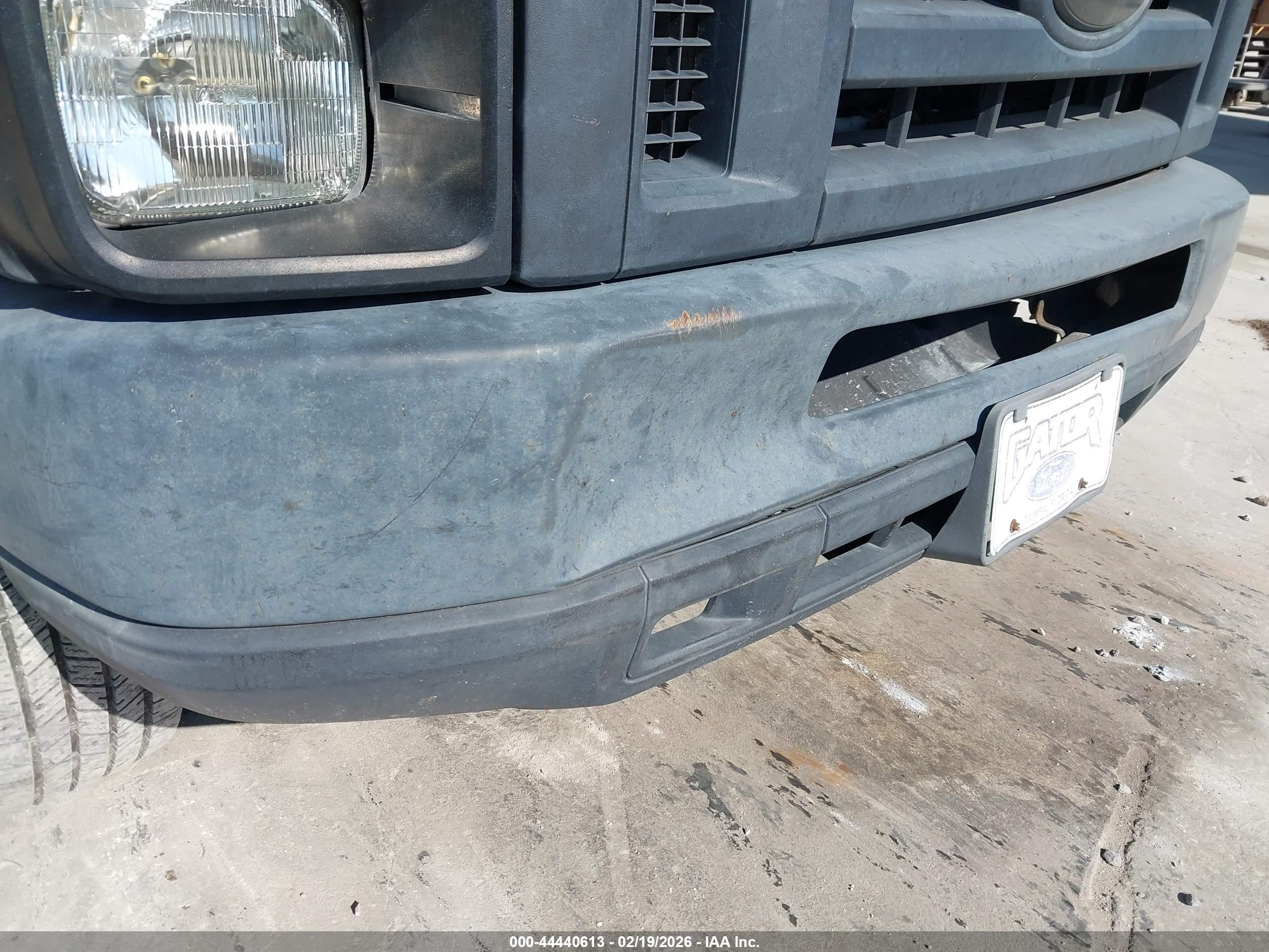 FORD E-250 image 6