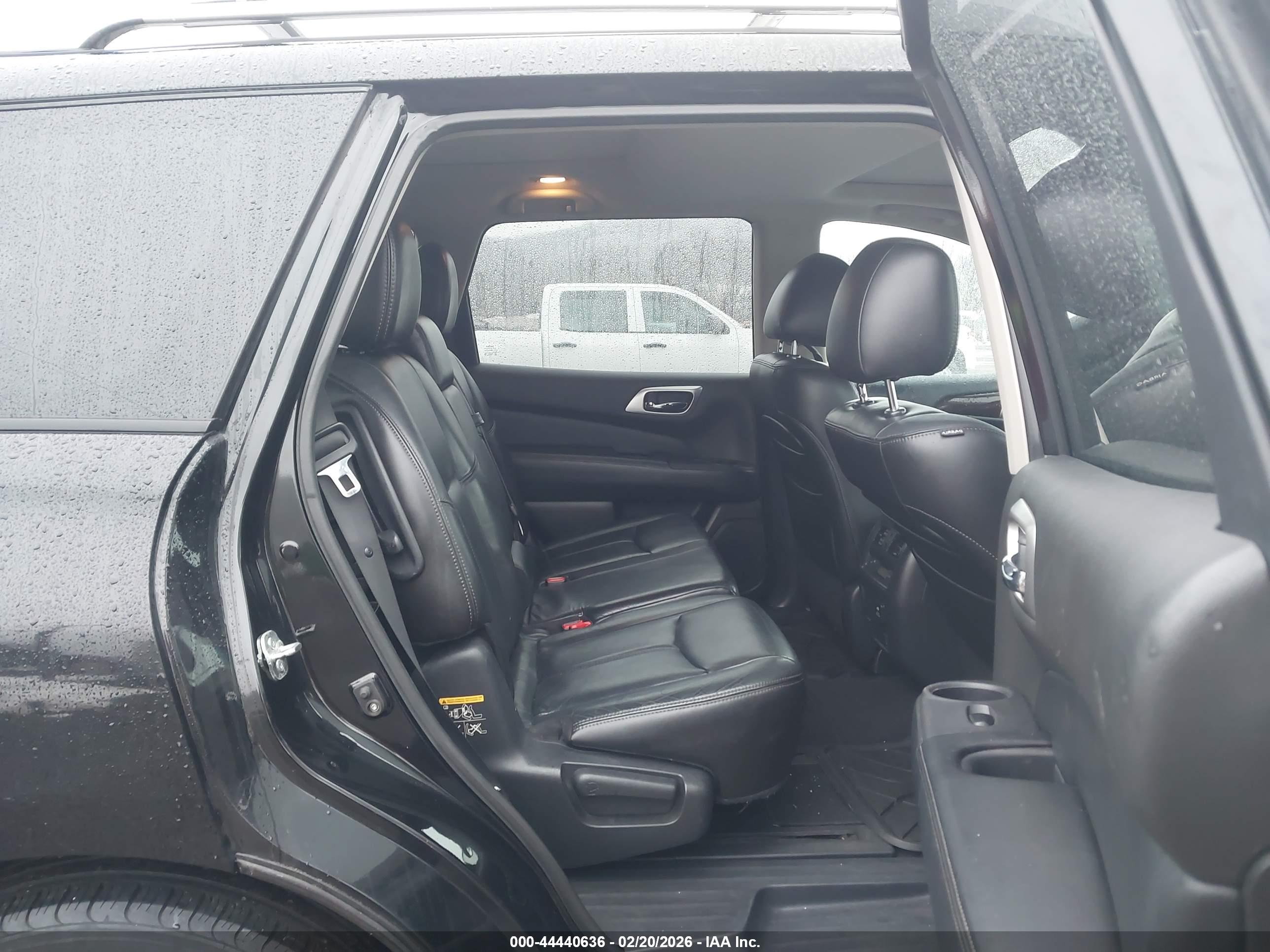 NISSAN PATHFINDER image 8