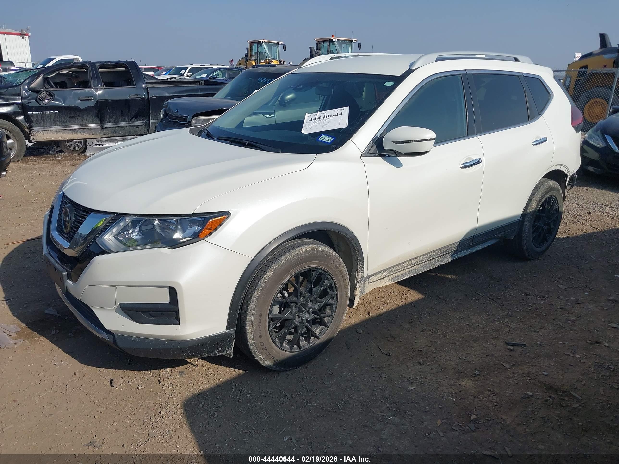 NISSAN ROGUE image 2