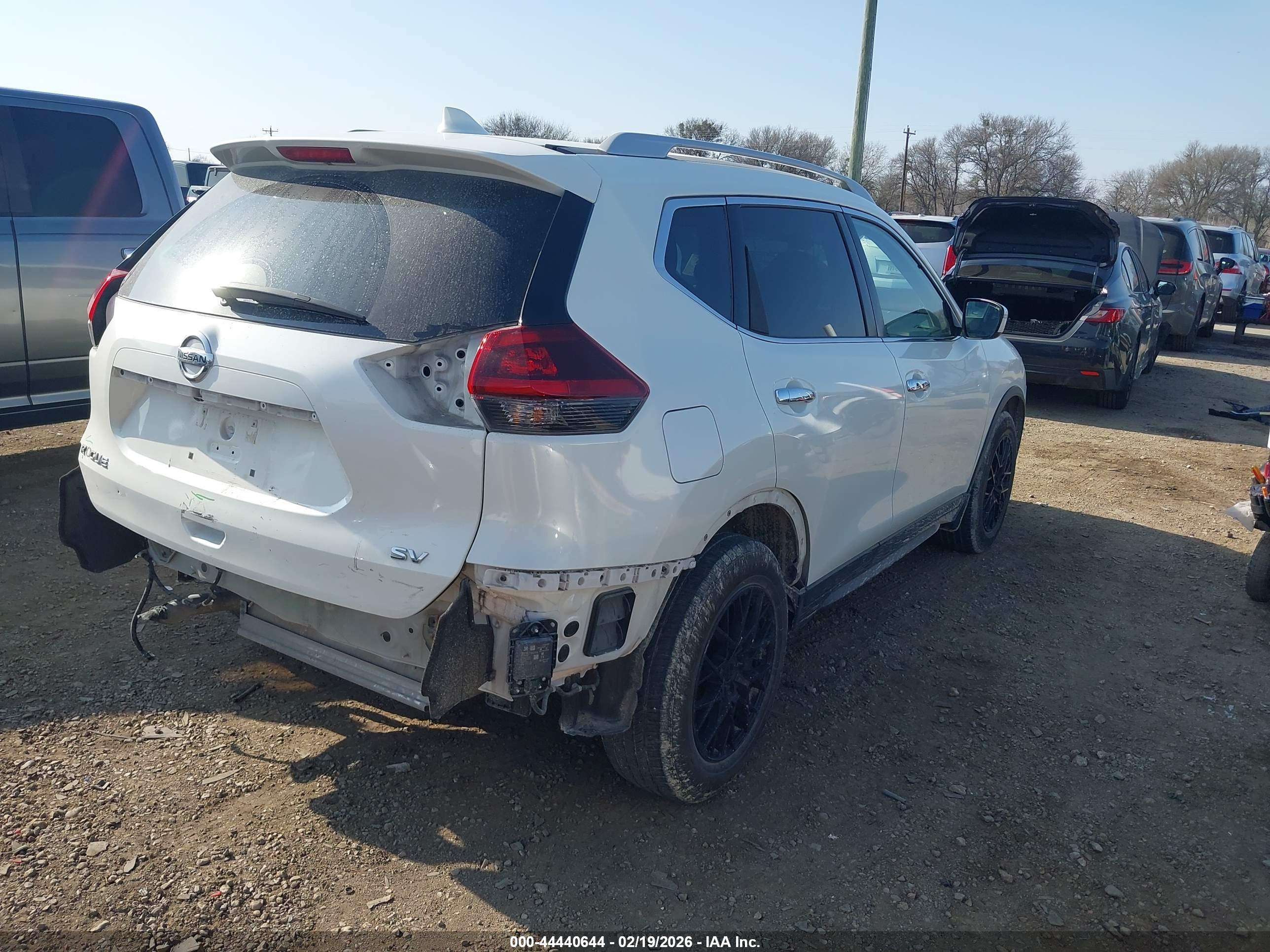 NISSAN ROGUE image 4