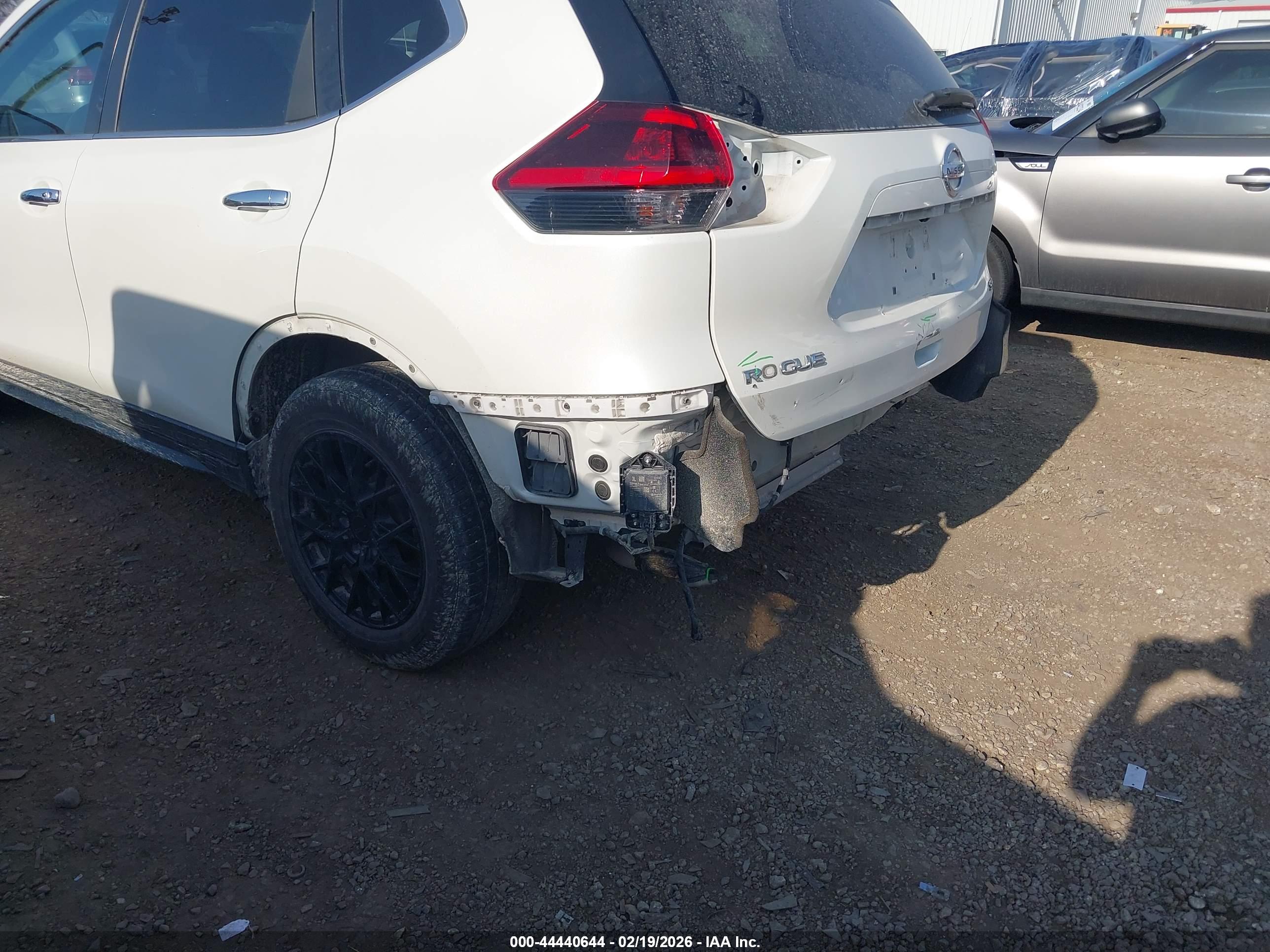 NISSAN ROGUE image 6