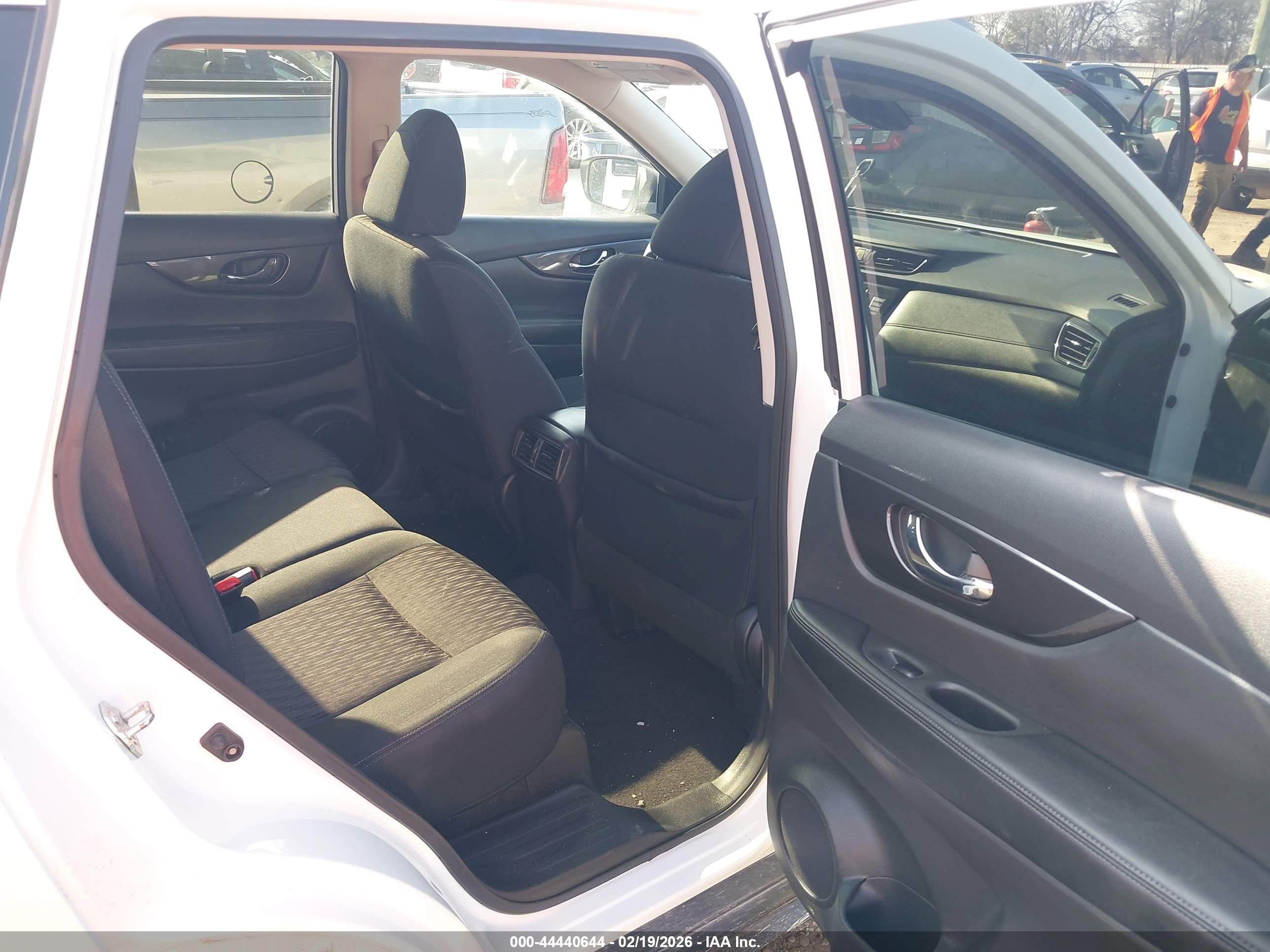 NISSAN ROGUE image 8