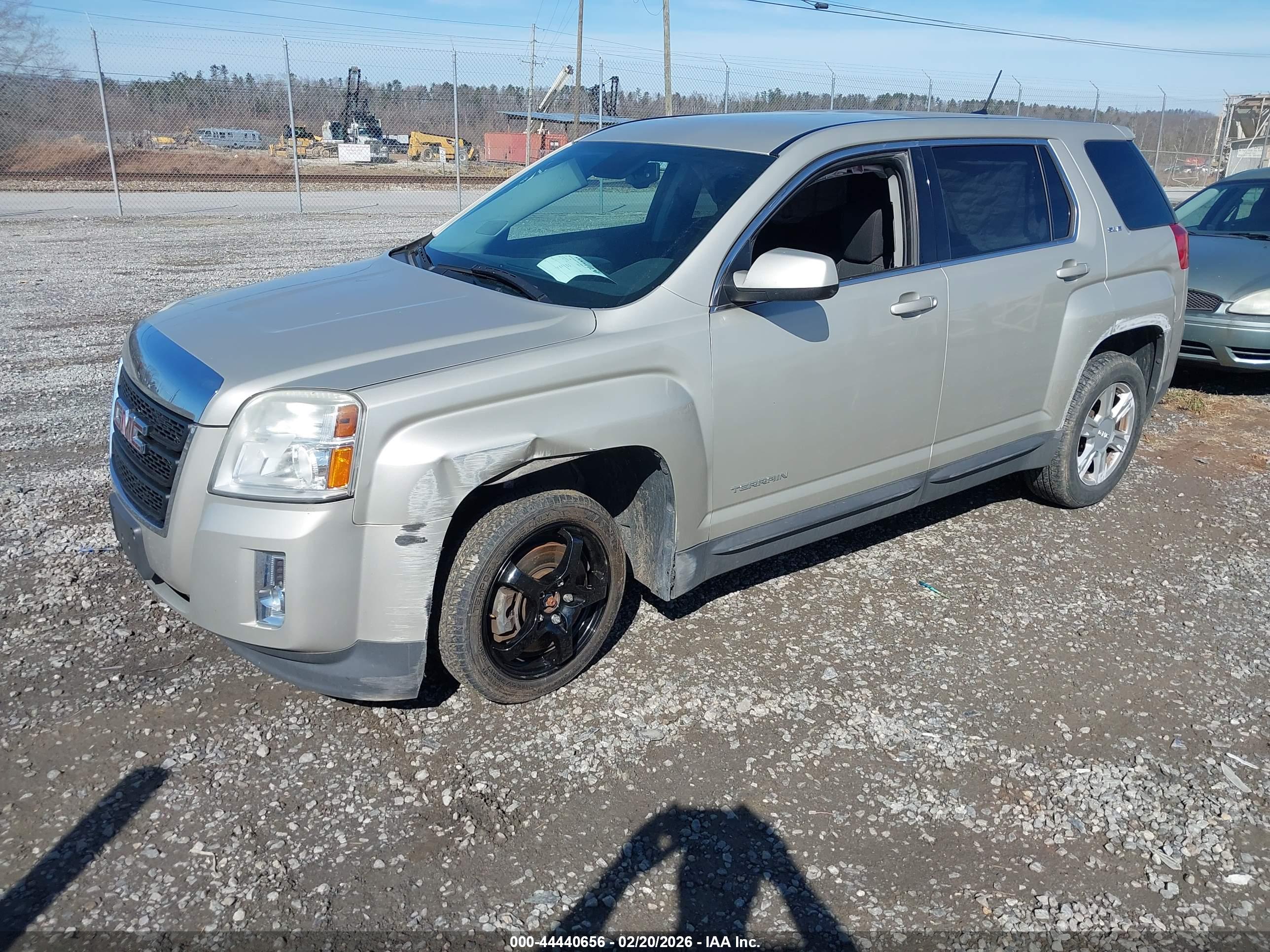 GMC TERRAIN image 2