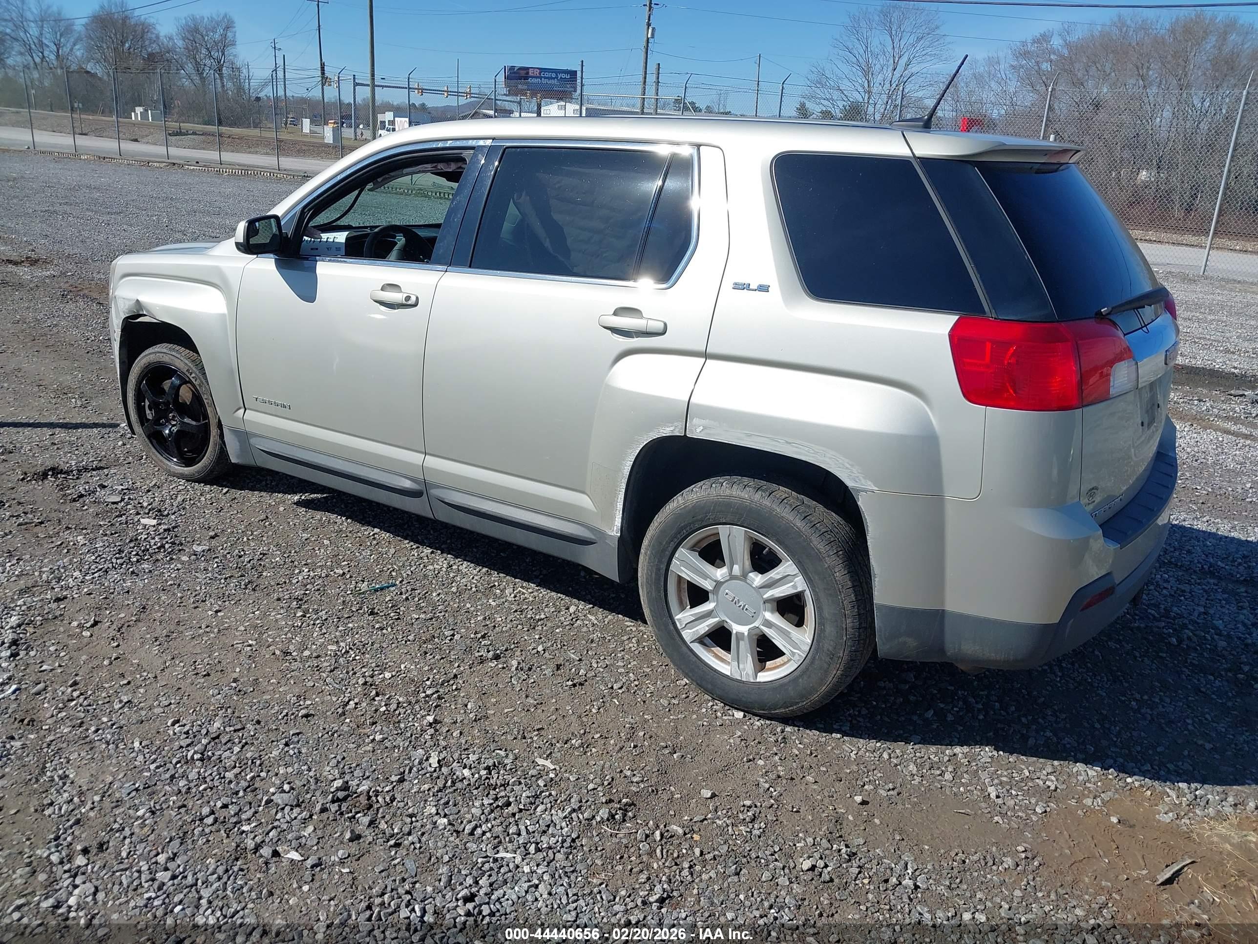 GMC TERRAIN image 3