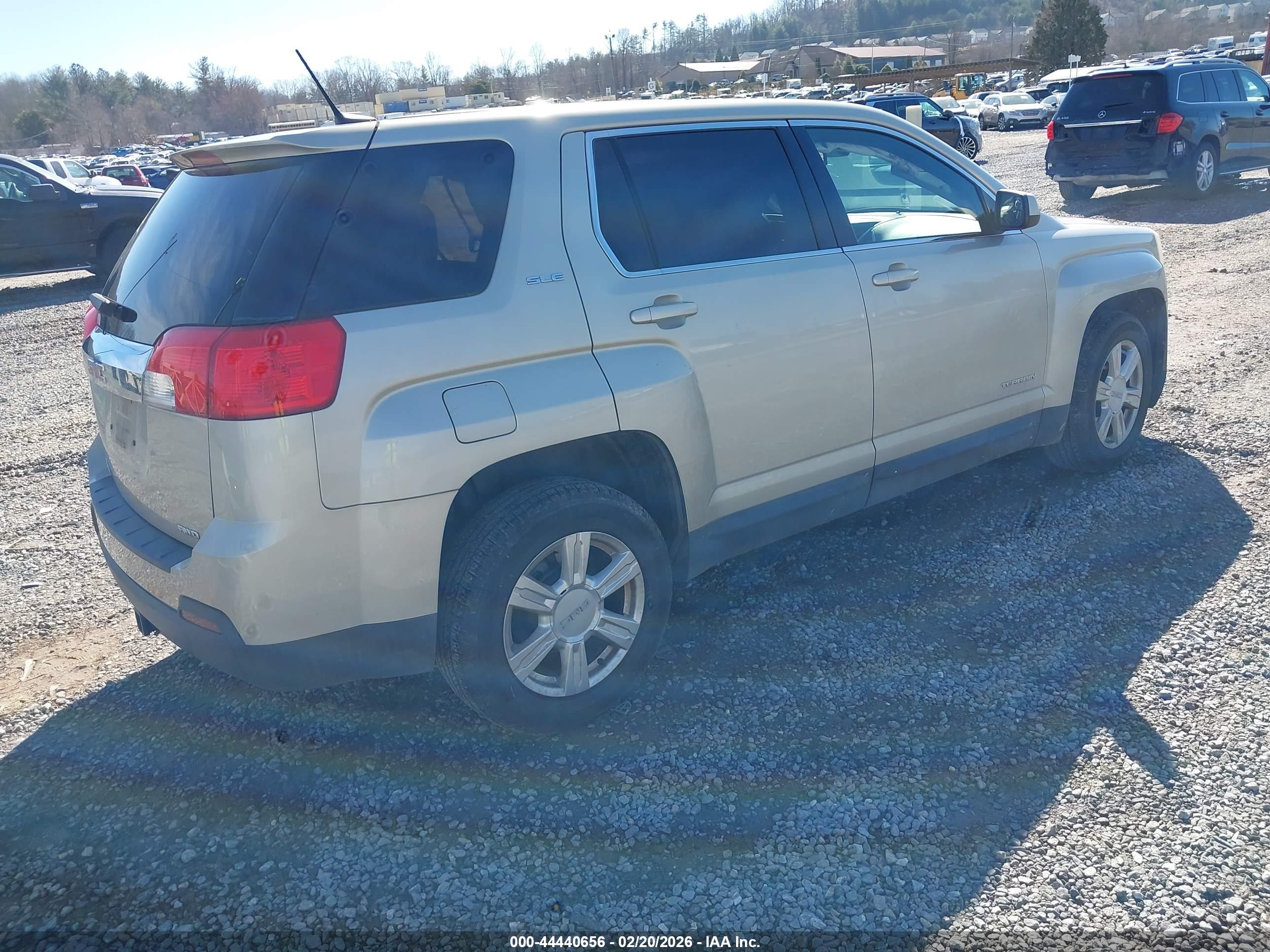 GMC TERRAIN image 4