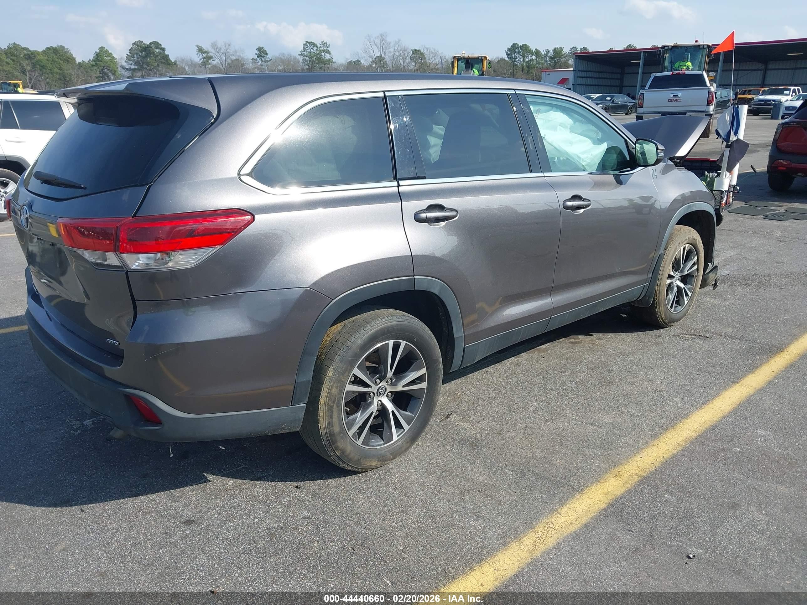 TOYOTA HIGHLANDER image 4