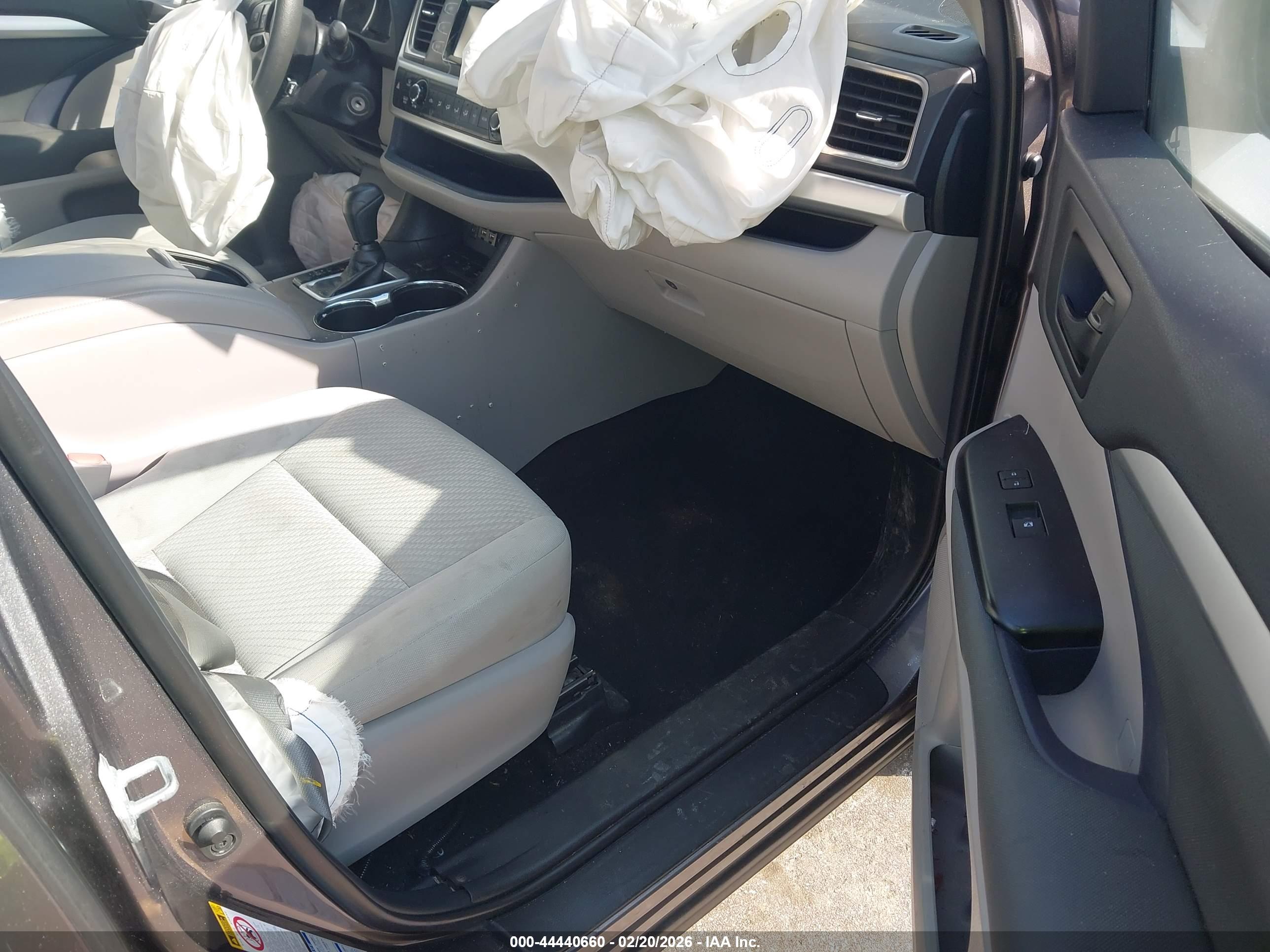 TOYOTA HIGHLANDER image 5