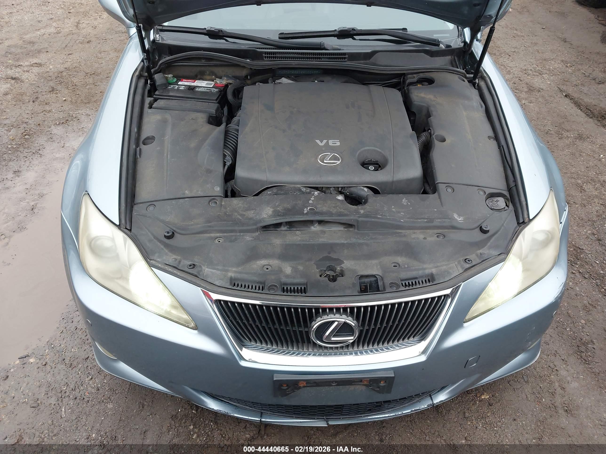 LEXUS IS image 10