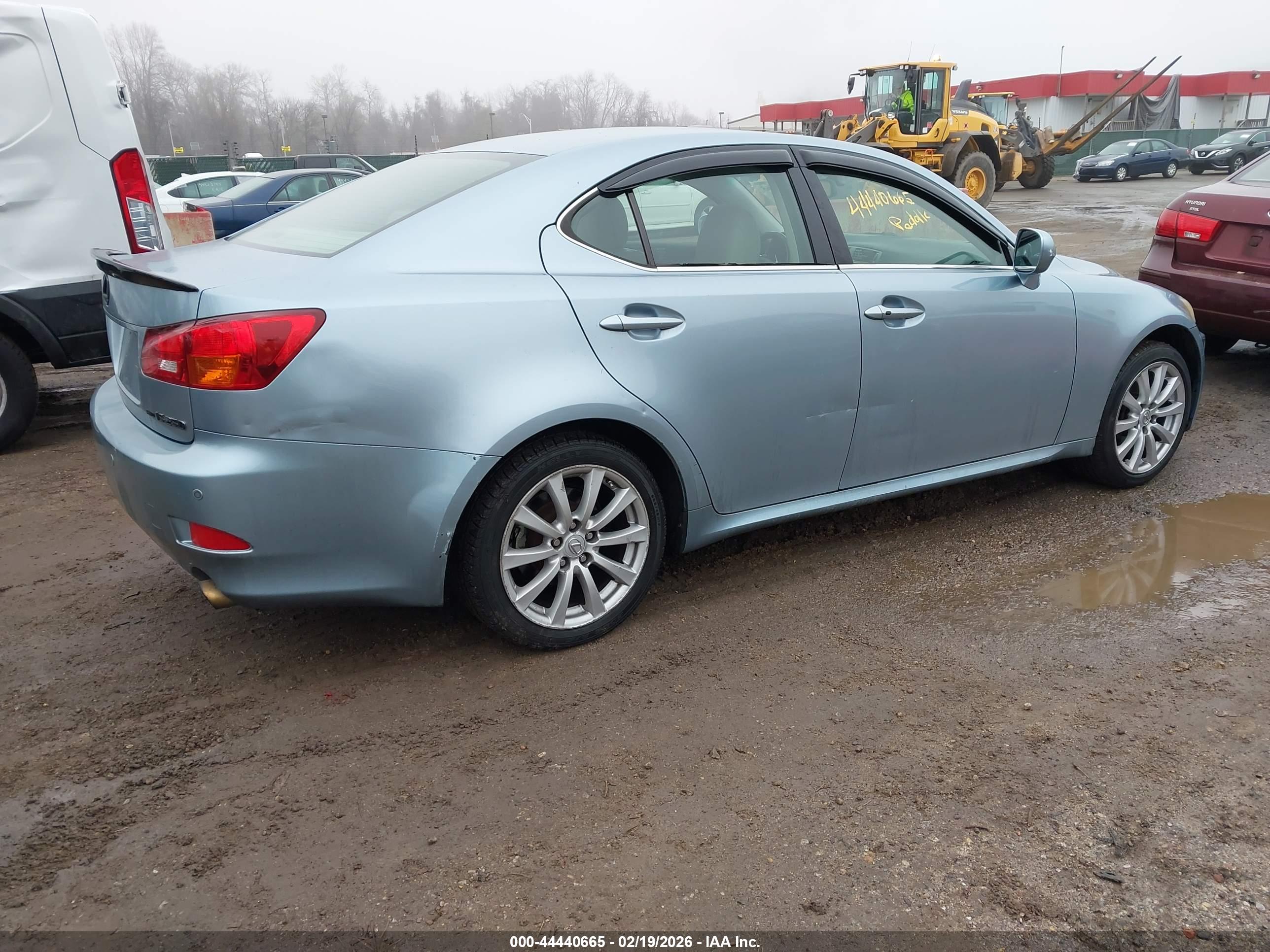 LEXUS IS image 4