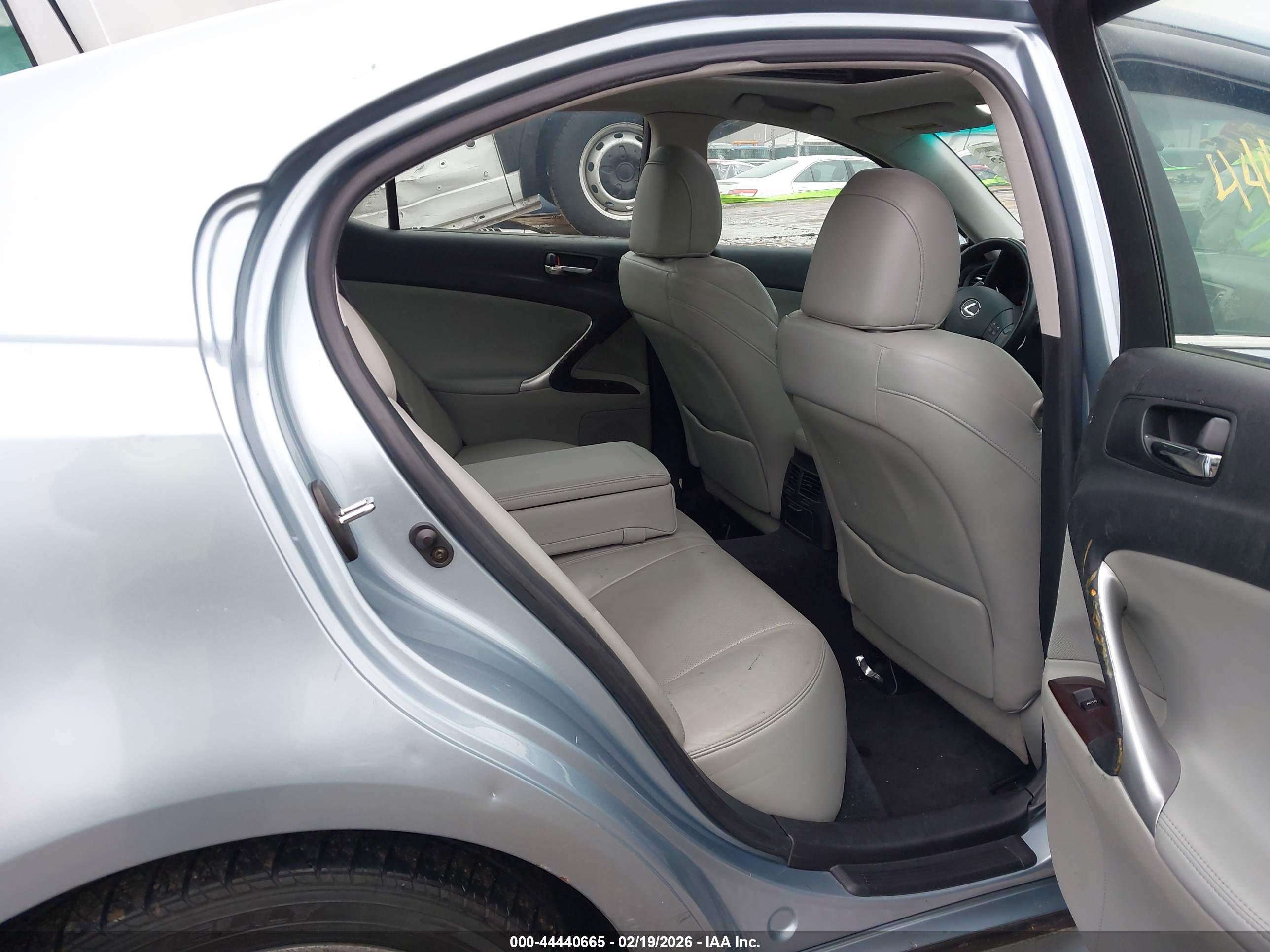LEXUS IS image 8