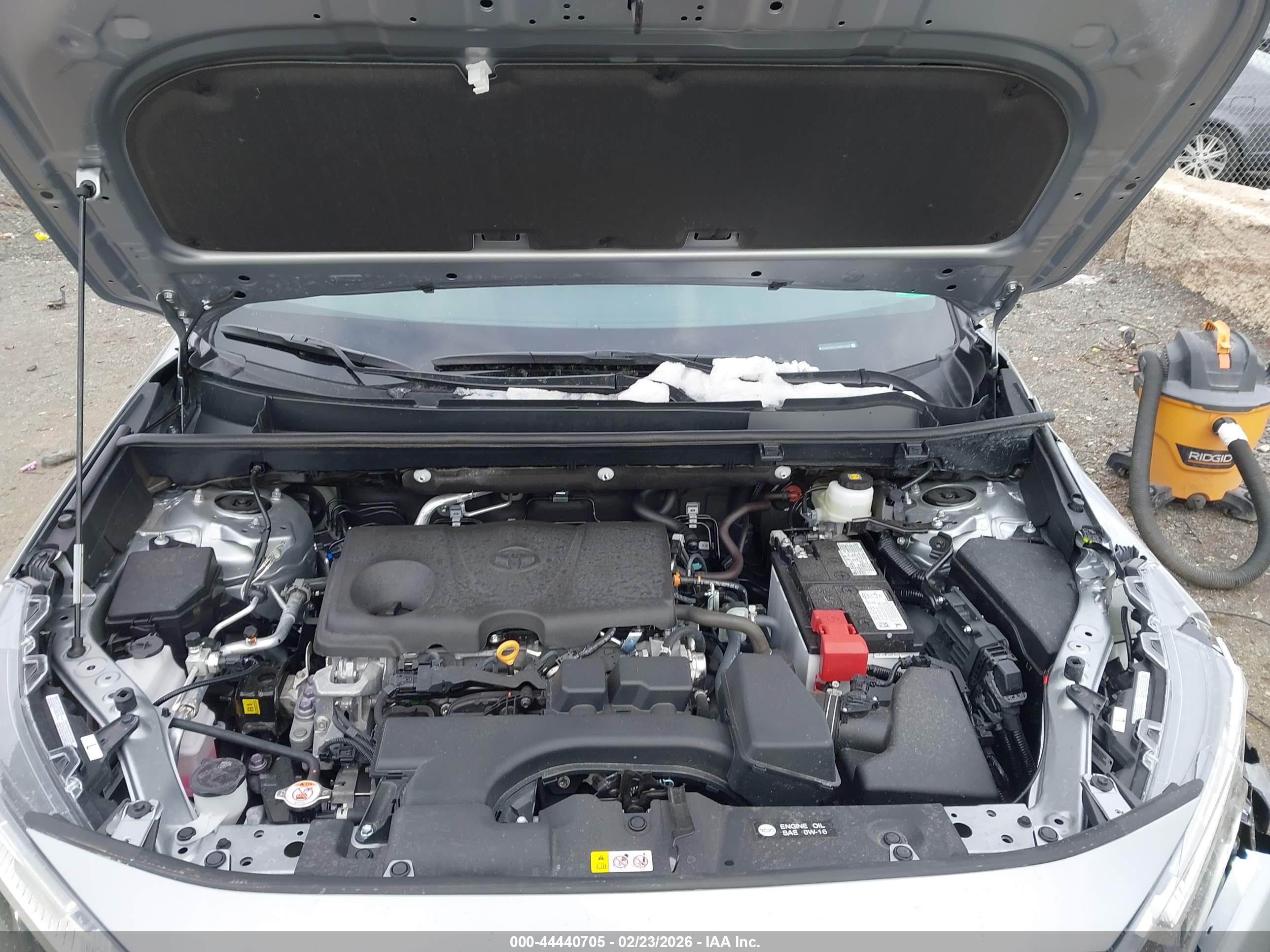 TOYOTA RAV4 image 10