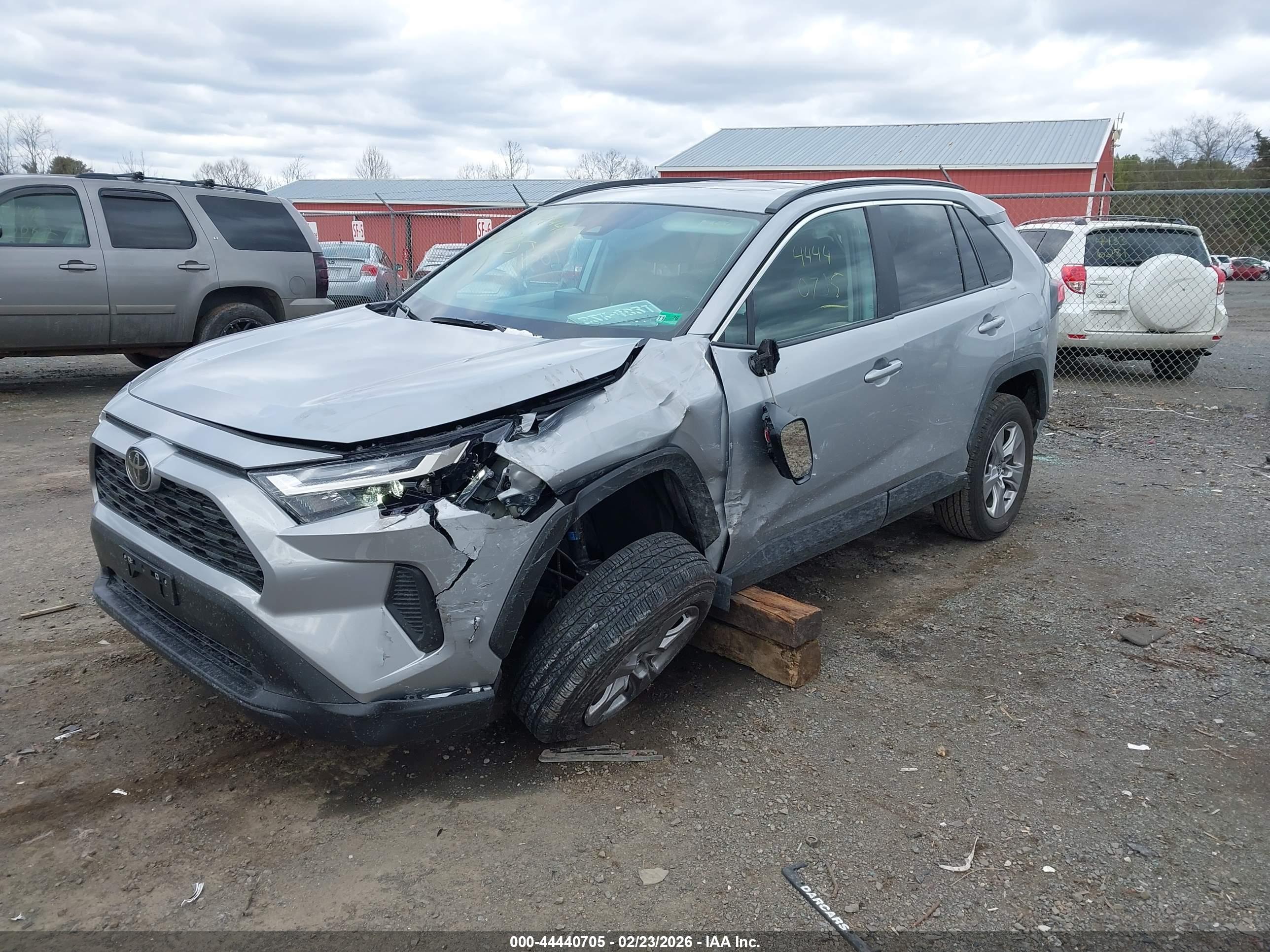 TOYOTA RAV4 image 2